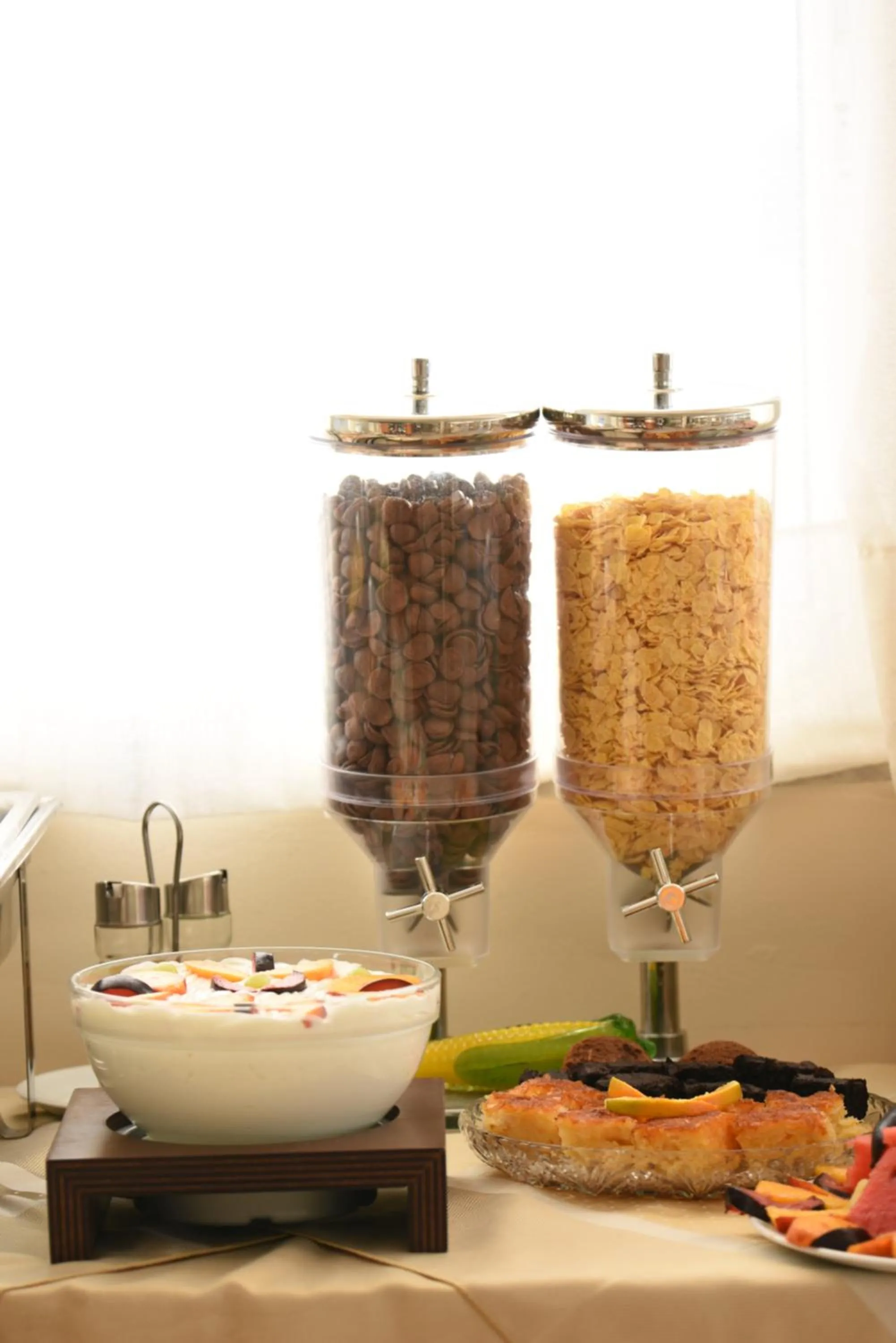 Food and drinks in Viaros Hotel Apartments