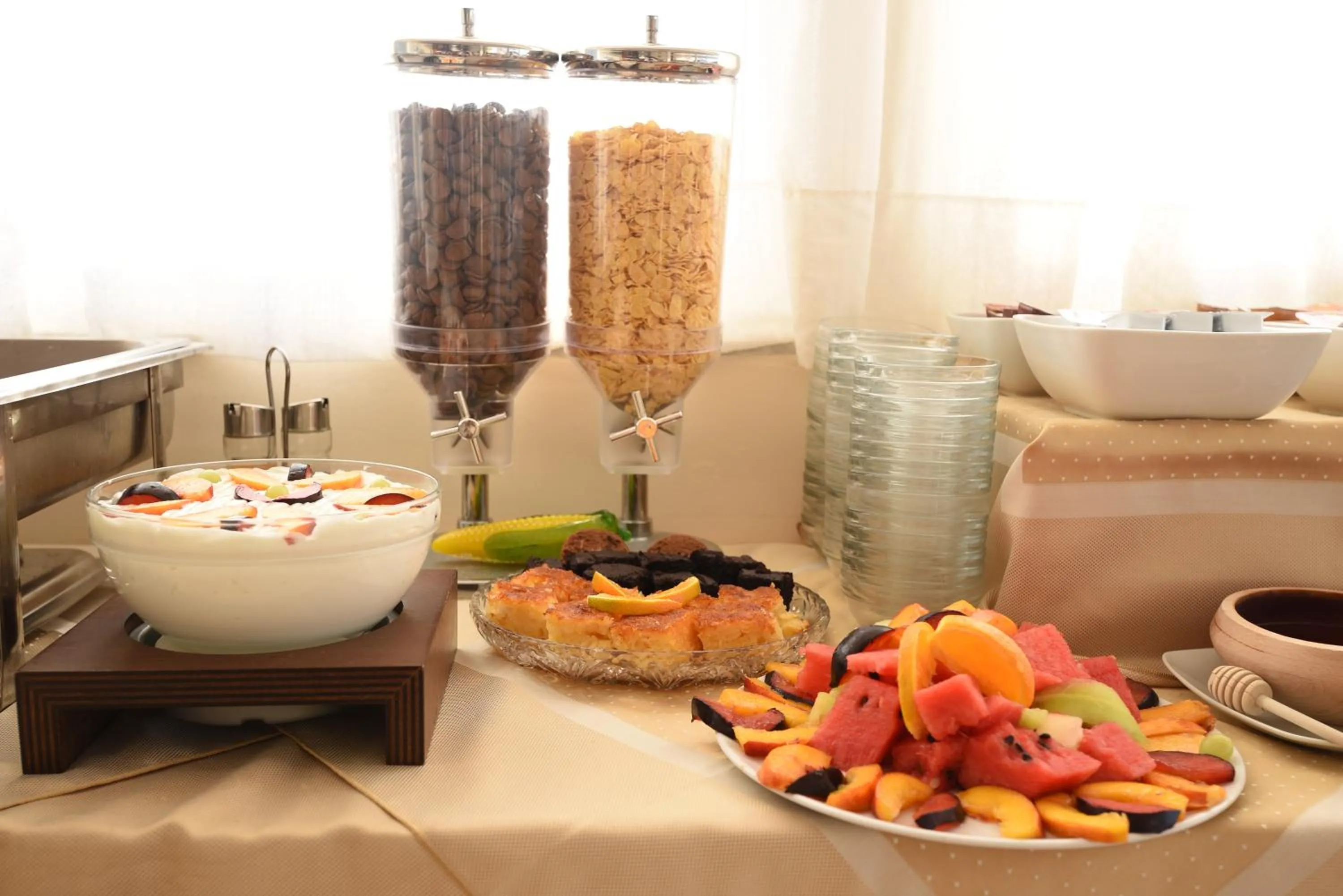 Food and drinks in Viaros Hotel Apartments