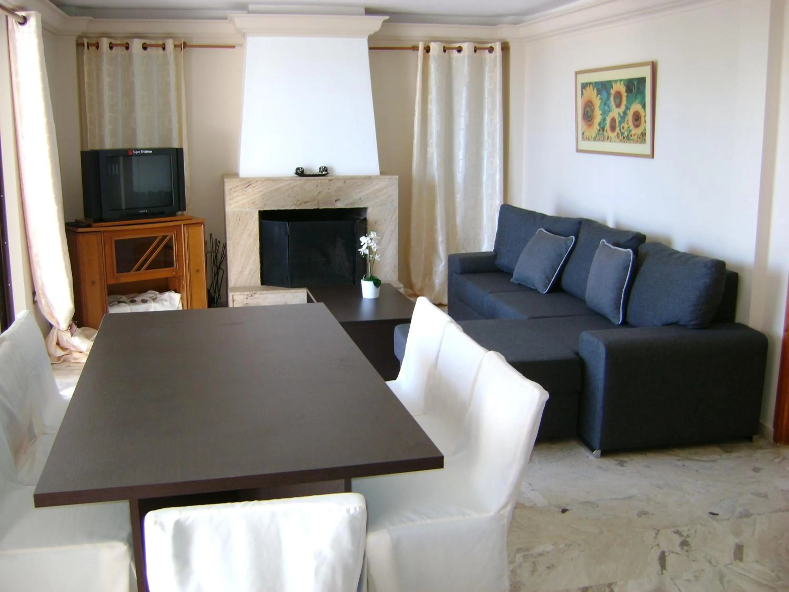 TV and multimedia in Viaros Hotel Apartments