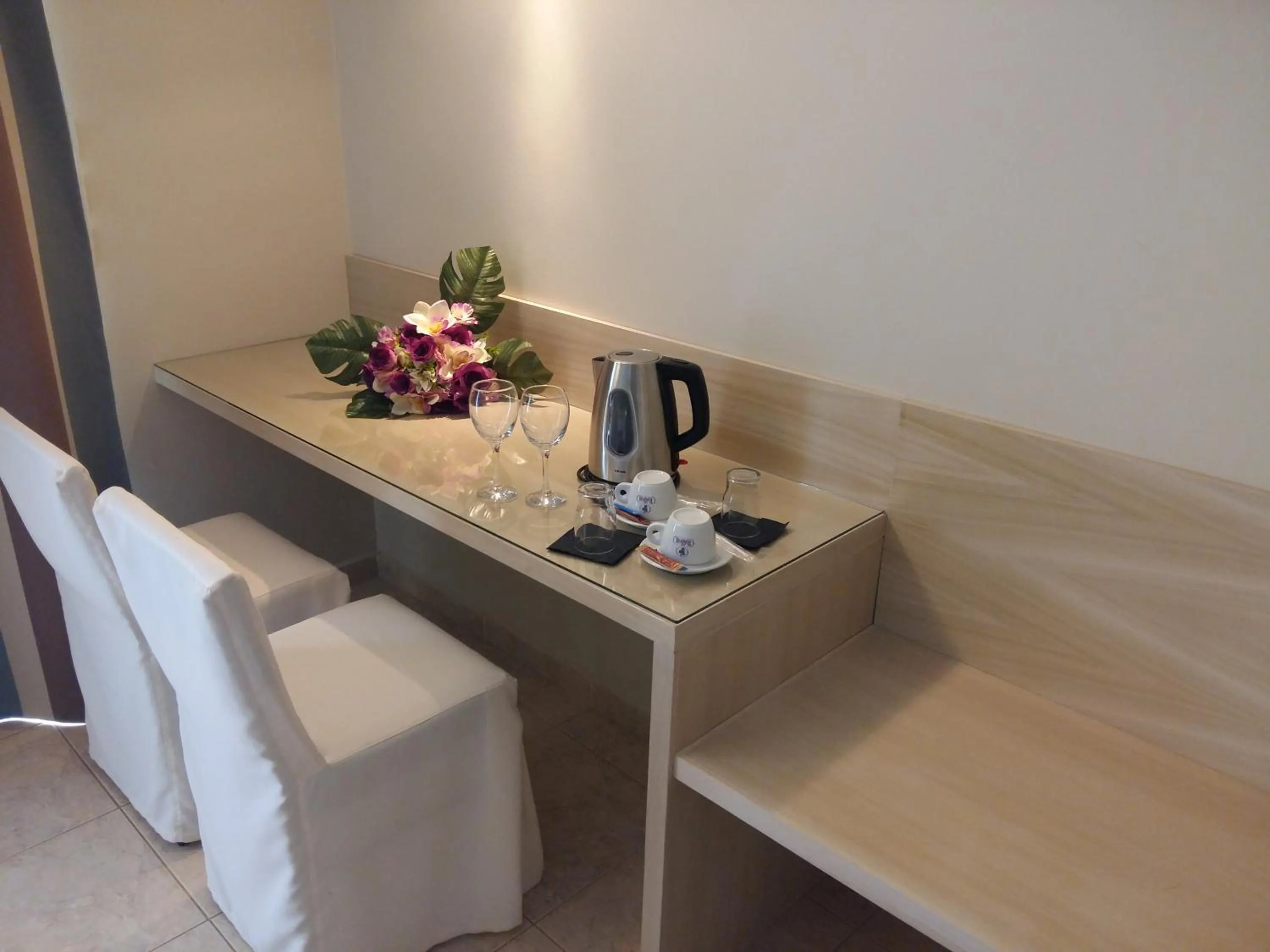 Coffee/tea facilities in Viaros Hotel Apartments