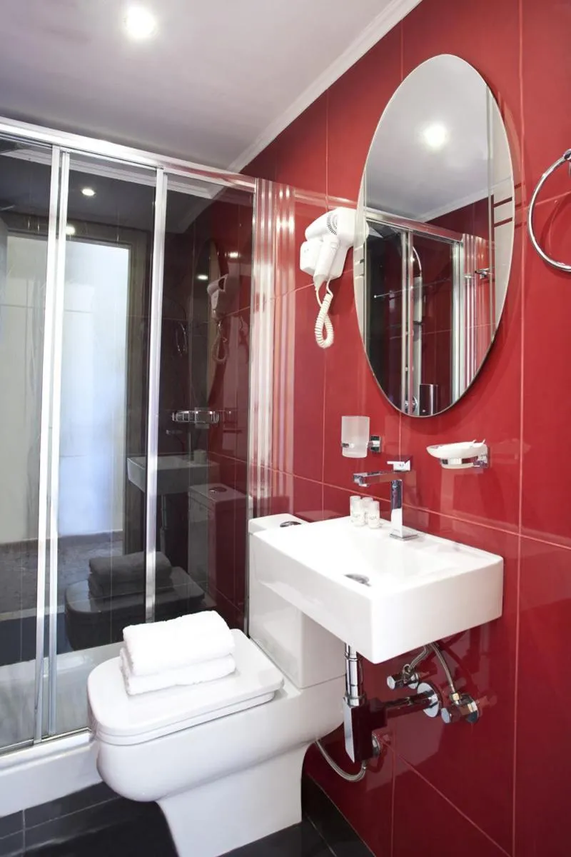 Shower in Viaros Hotel Apartments