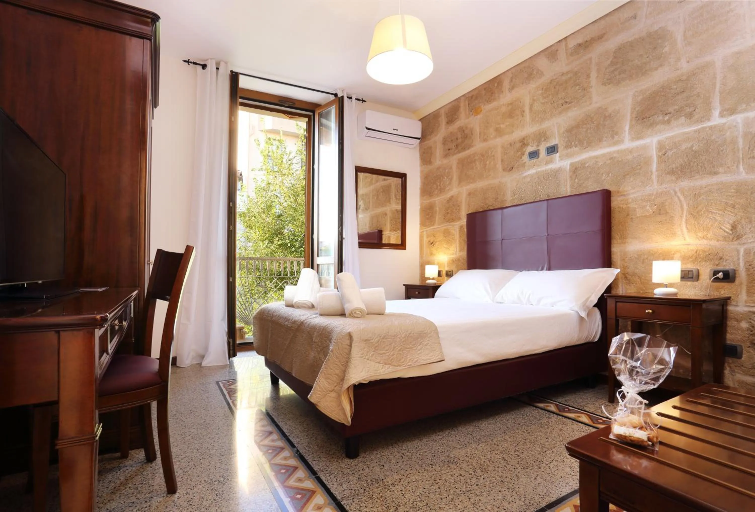 Photo of the whole room, Bed in Bienestar - Maison de Charme