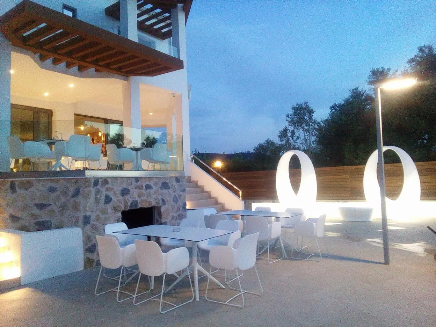 Restaurant/places to eat in Poseidon Hotel