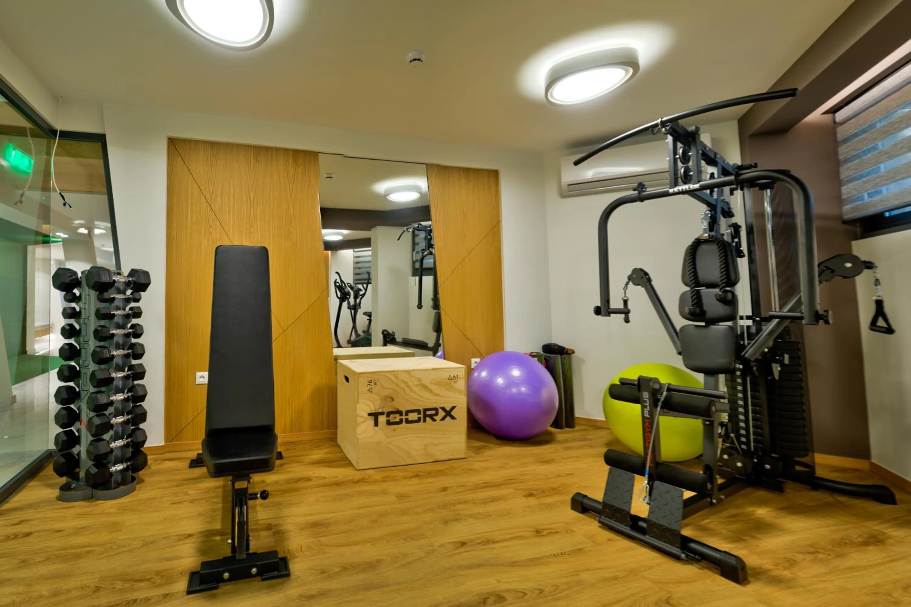 Fitness centre/facilities in Poseidon Hotel