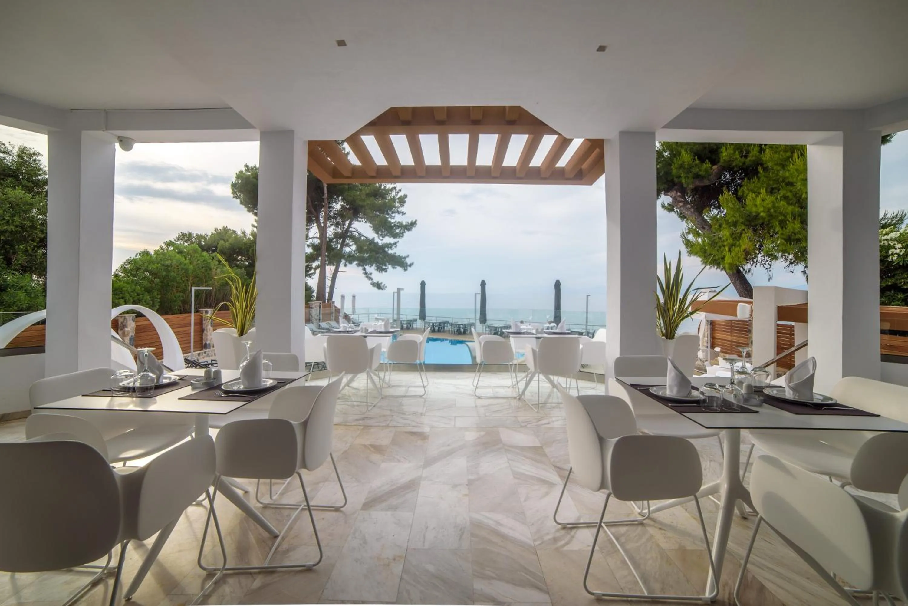 Restaurant/places to eat in Poseidon Hotel