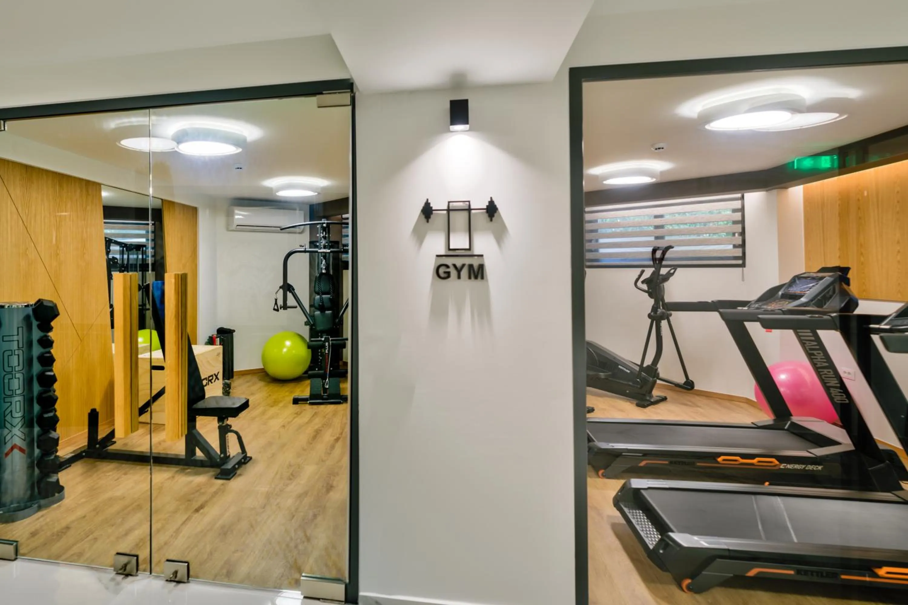 Fitness centre/facilities in Poseidon Hotel