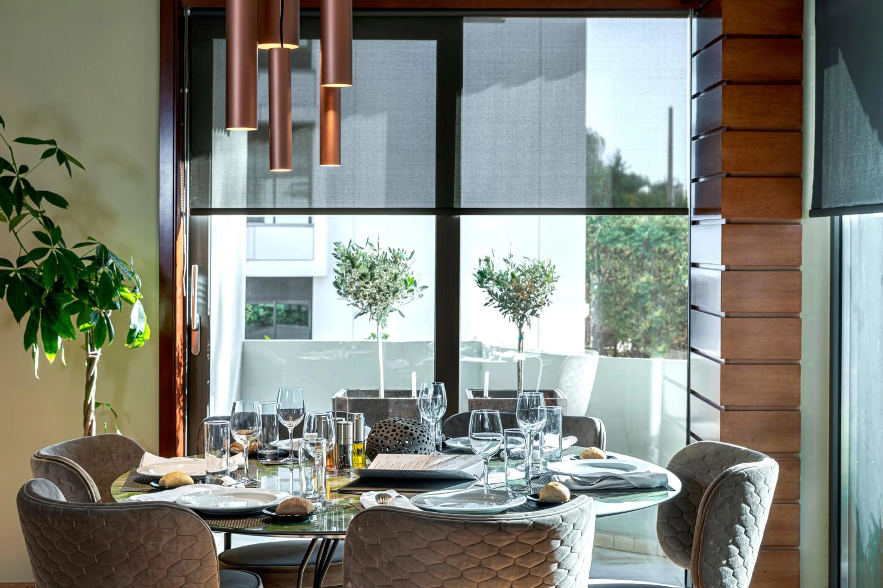 Restaurant/places to eat in Blazer Suites Hotel