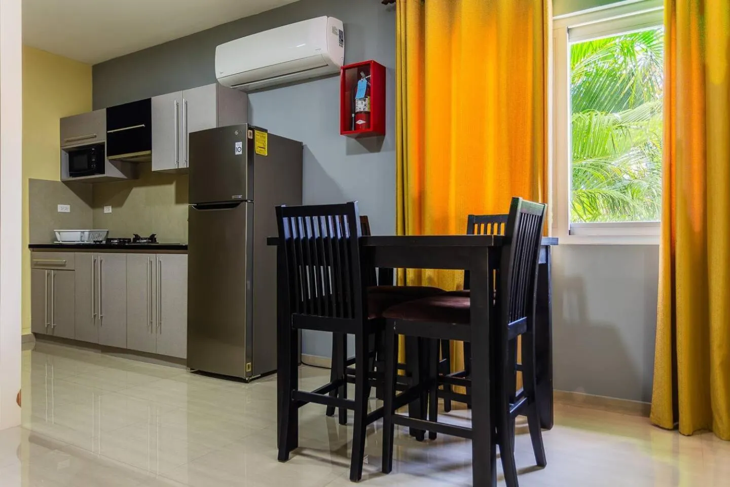 Kitchen or kitchenette in Juanedu Suites
