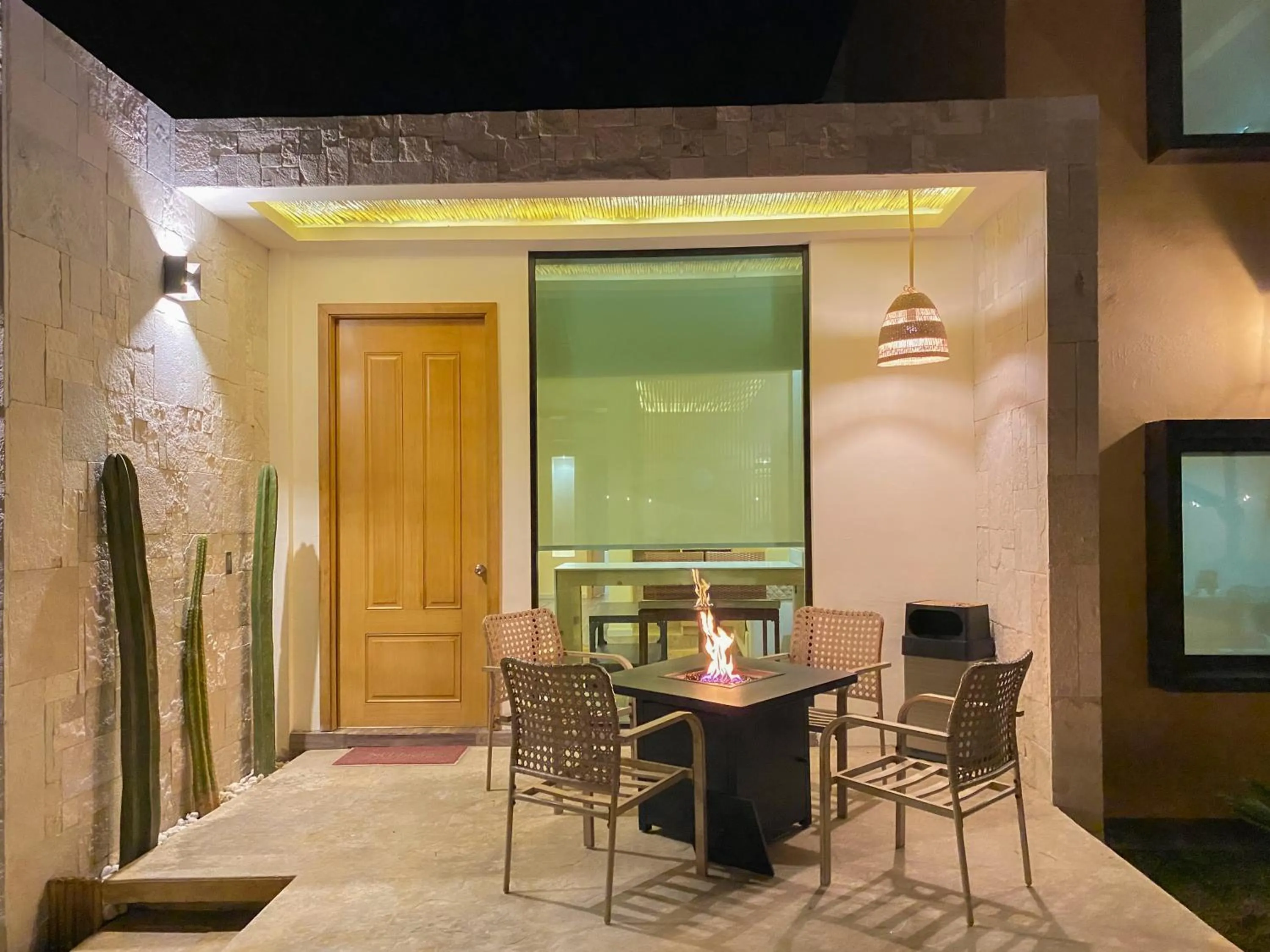 Property building in Bottega Hotel Boutique