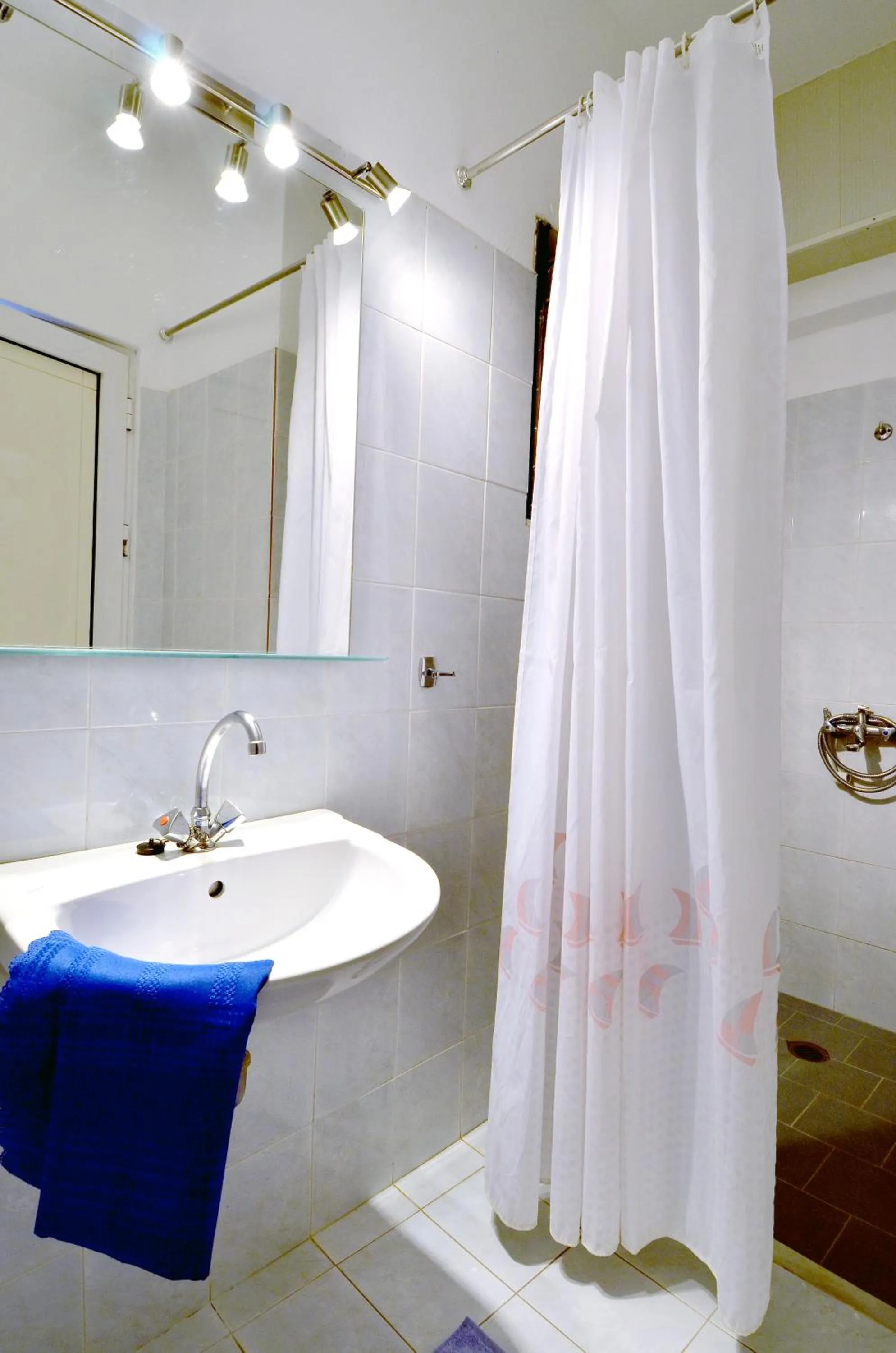 Bathroom in Mirabella Apartments