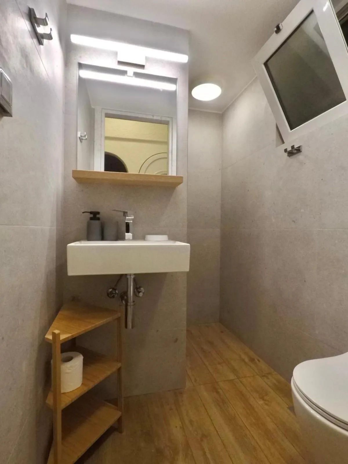 Bathroom in Mirabella Apartments