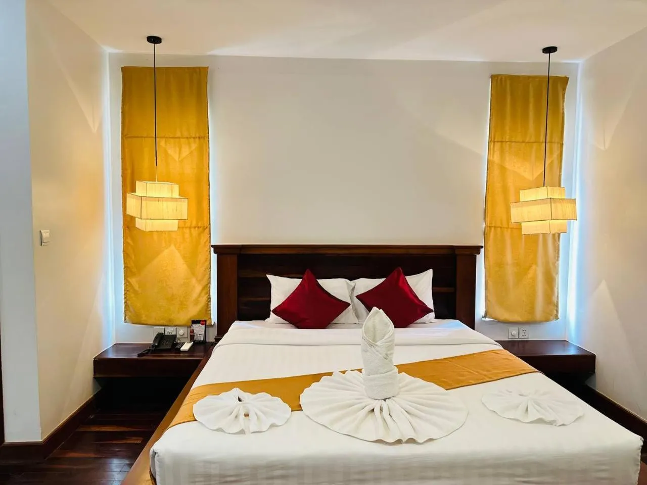 Property building, Bed in Holy Angkor Hotel