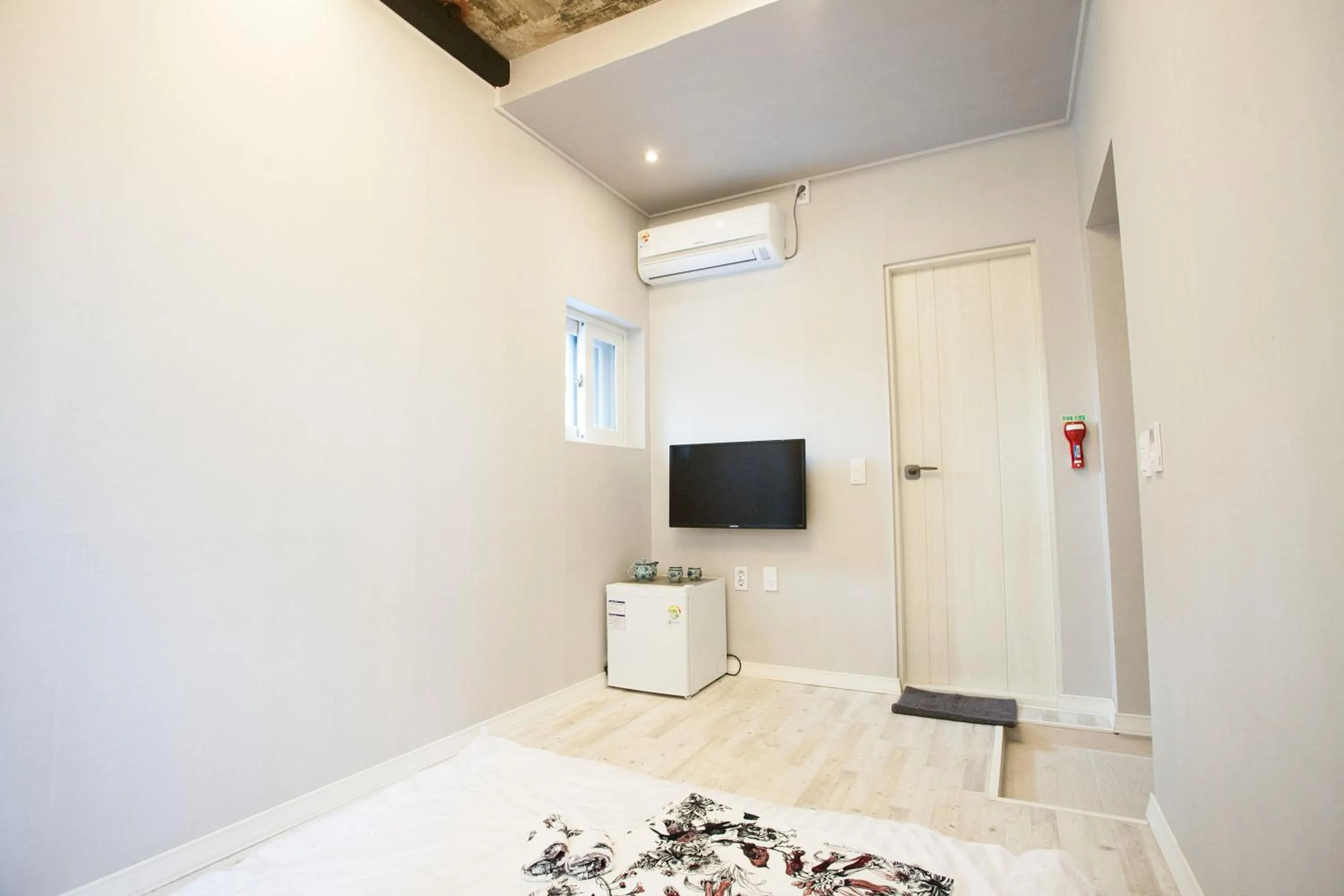 TV and multimedia in Daemyung Guesthouse