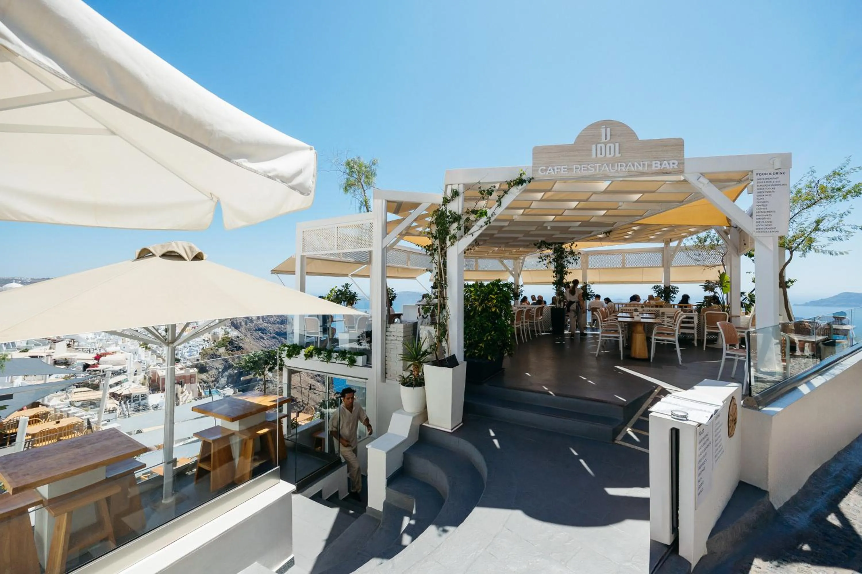 Facade/entrance in Kastro Suites