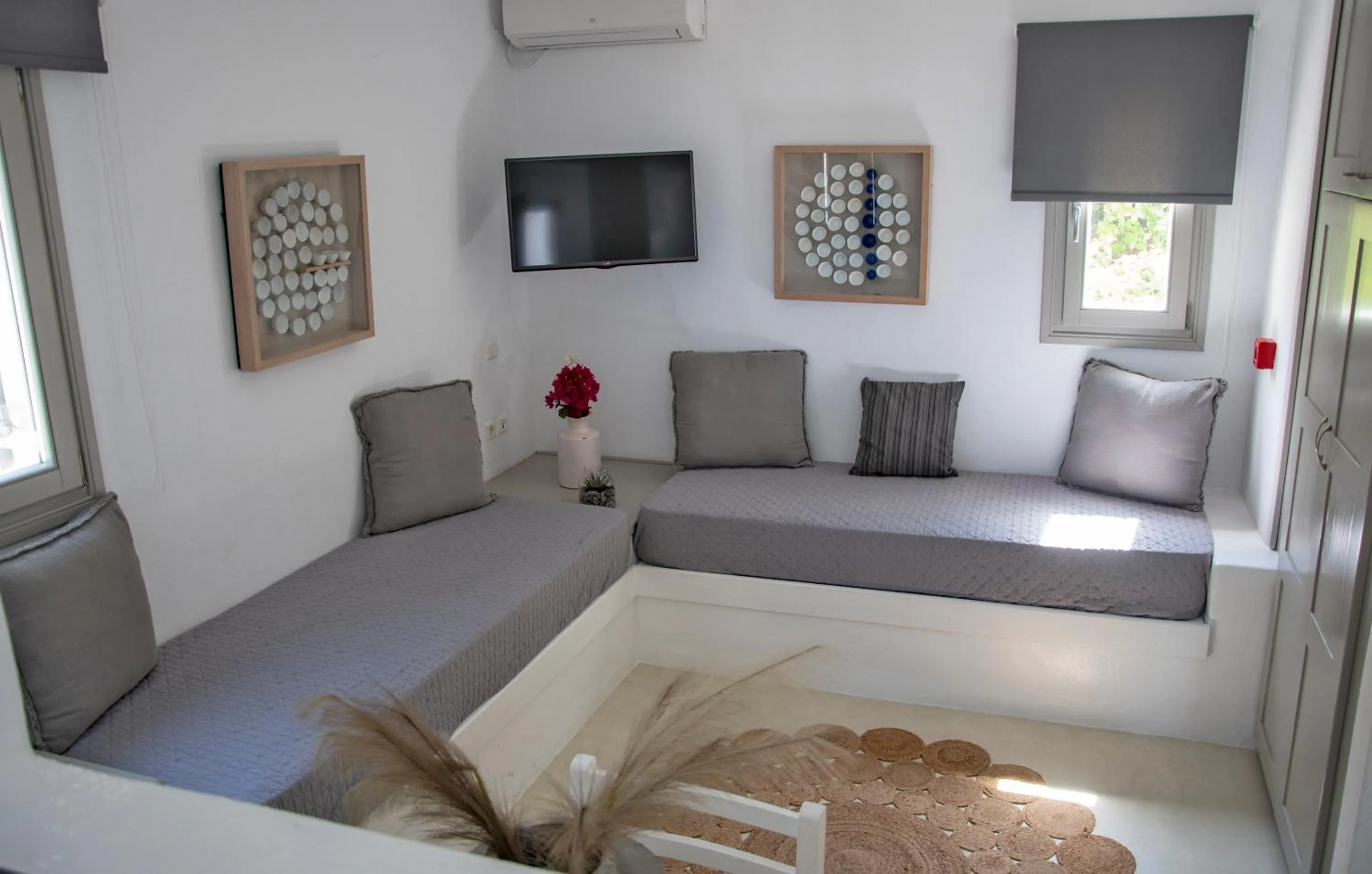Living room, Bed in Anemoi Resort