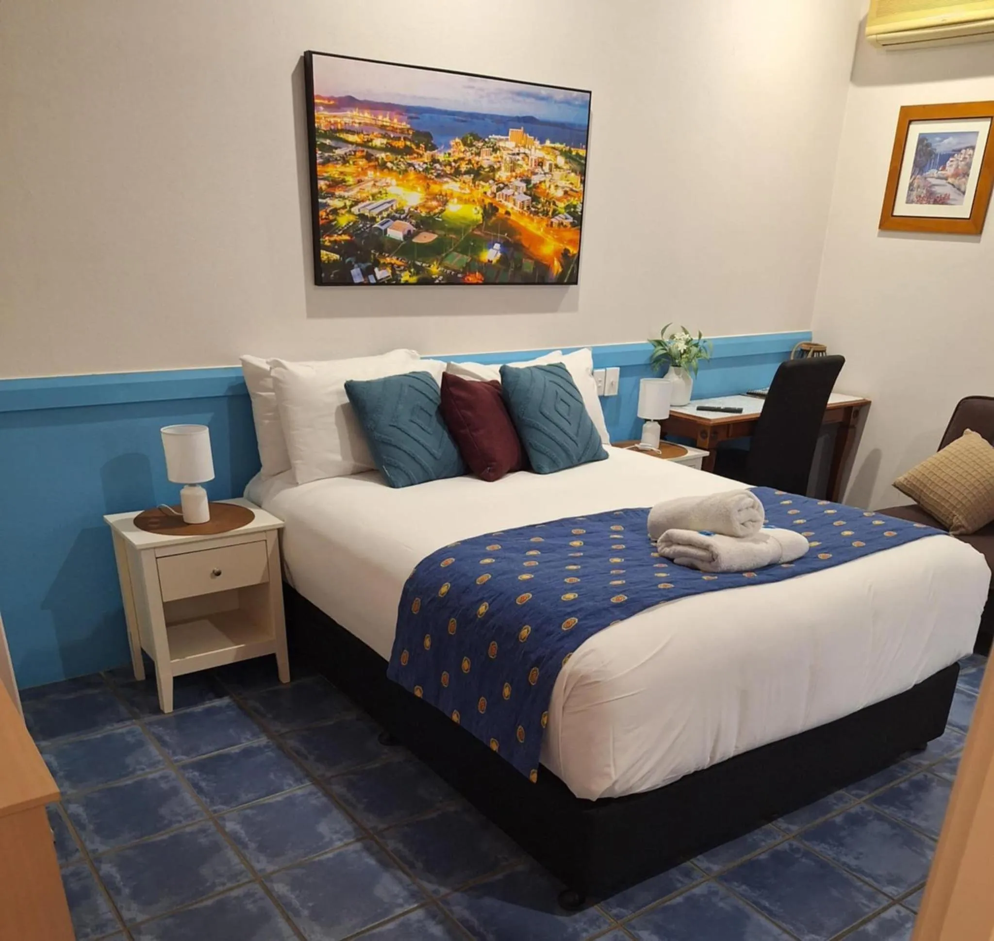 Bed in Central Studio Accommodation