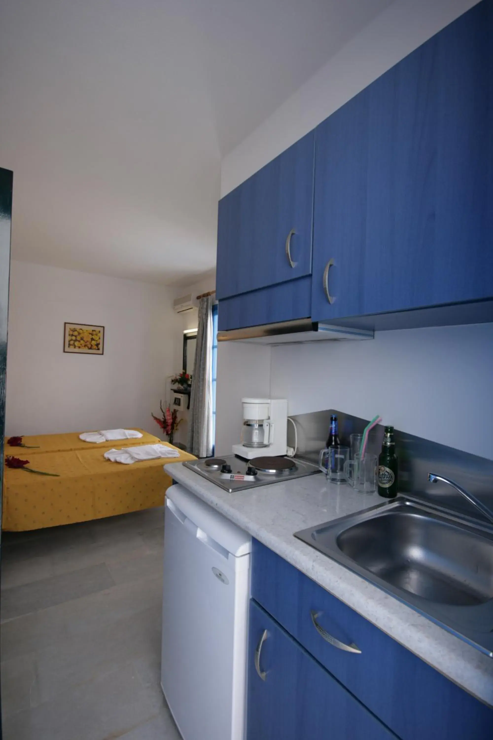 Kitchen or kitchenette in Sunny Beach Studios Kitchen or kitchenette in Sunny Beach Studios