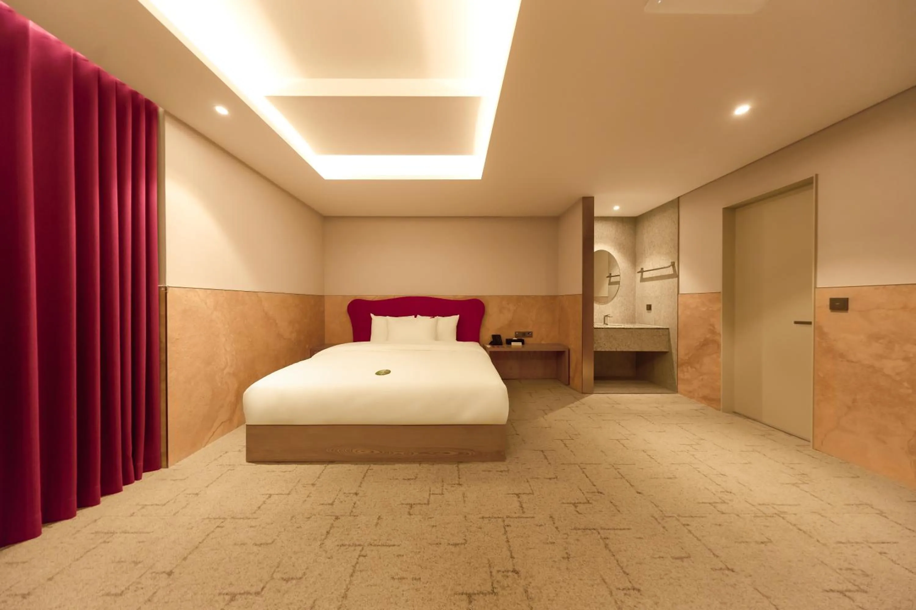 Photo of the whole room, Bed in Capace Hotel Gangnam