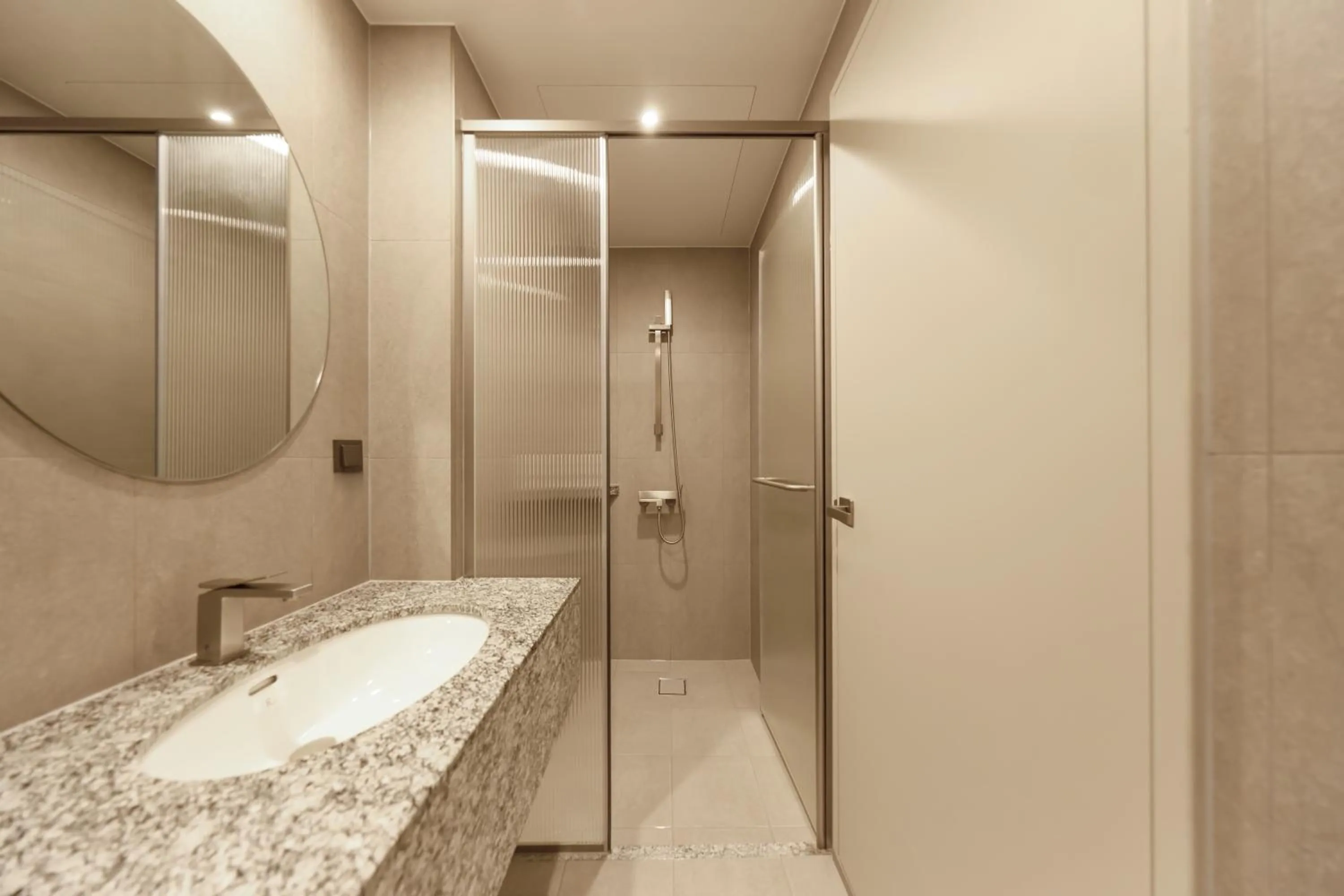 Shower in Capace Hotel Gangnam