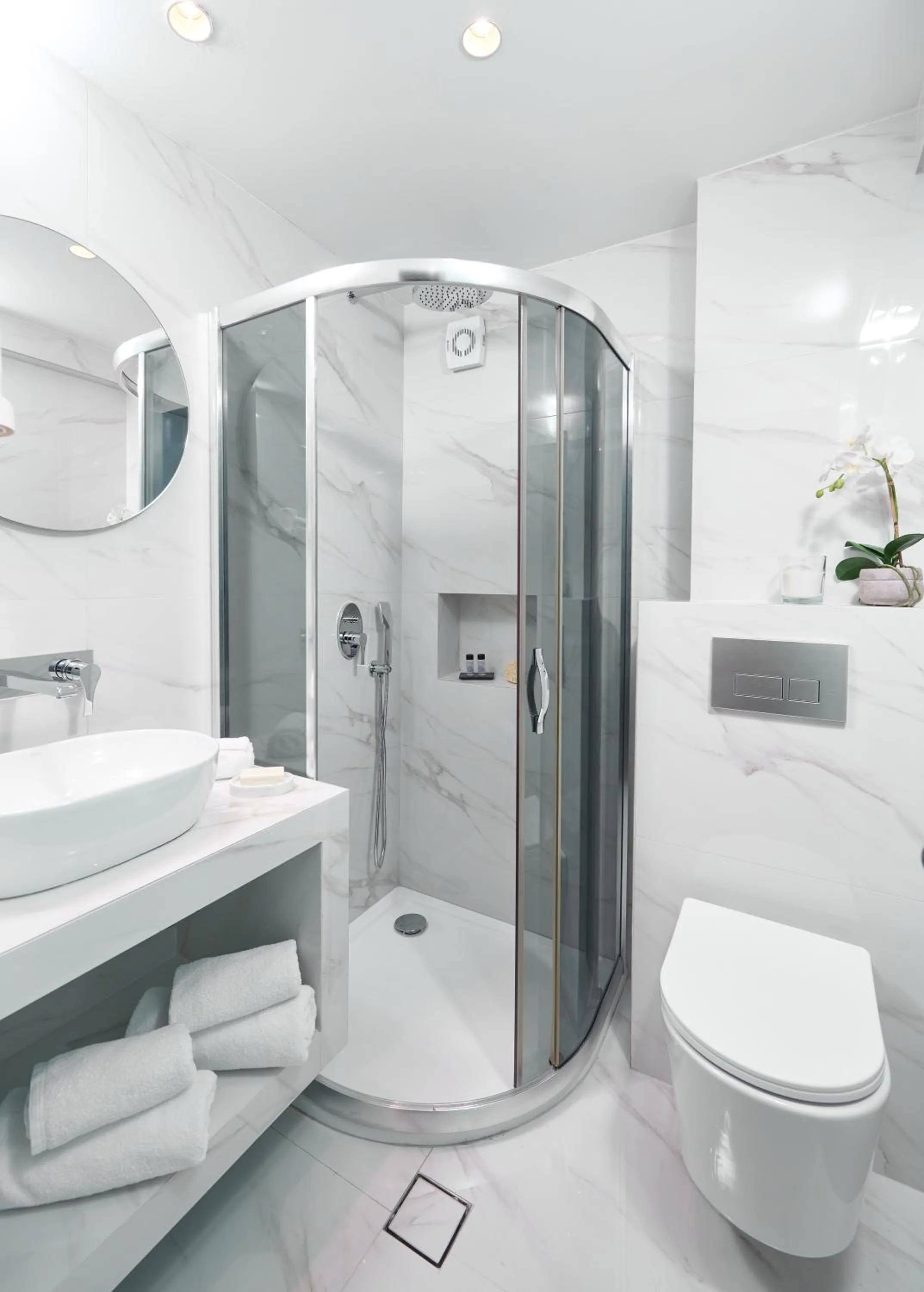 Shower in Filippos Hotel