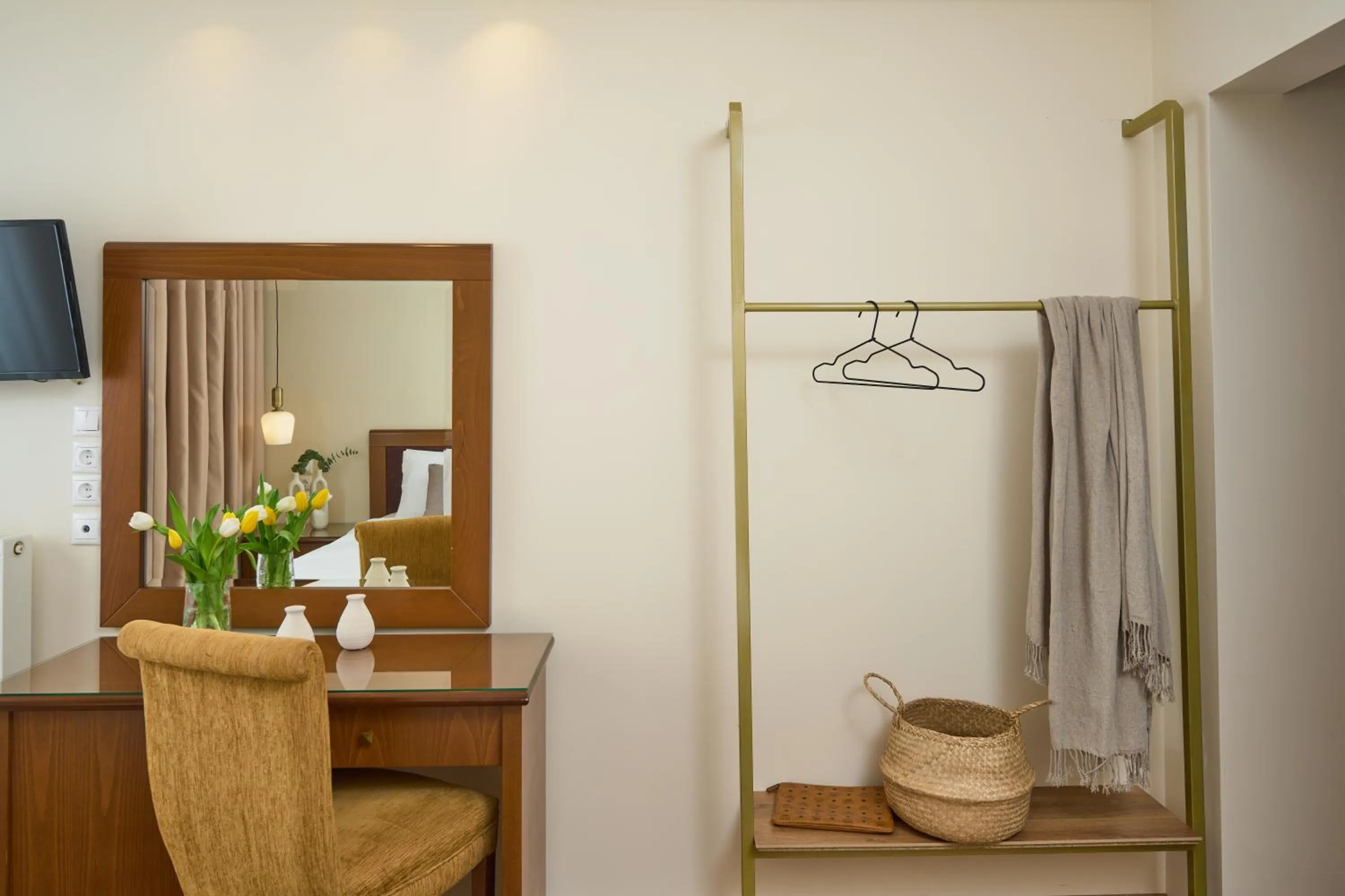 wardrobe in Filippos Hotel