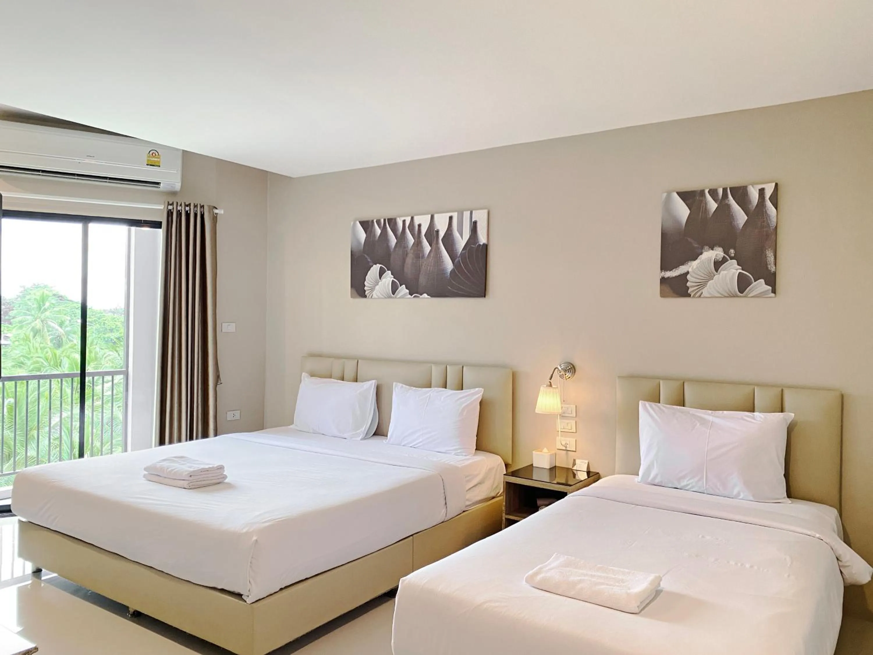 Bedroom, Bed in The Coconut Hotel