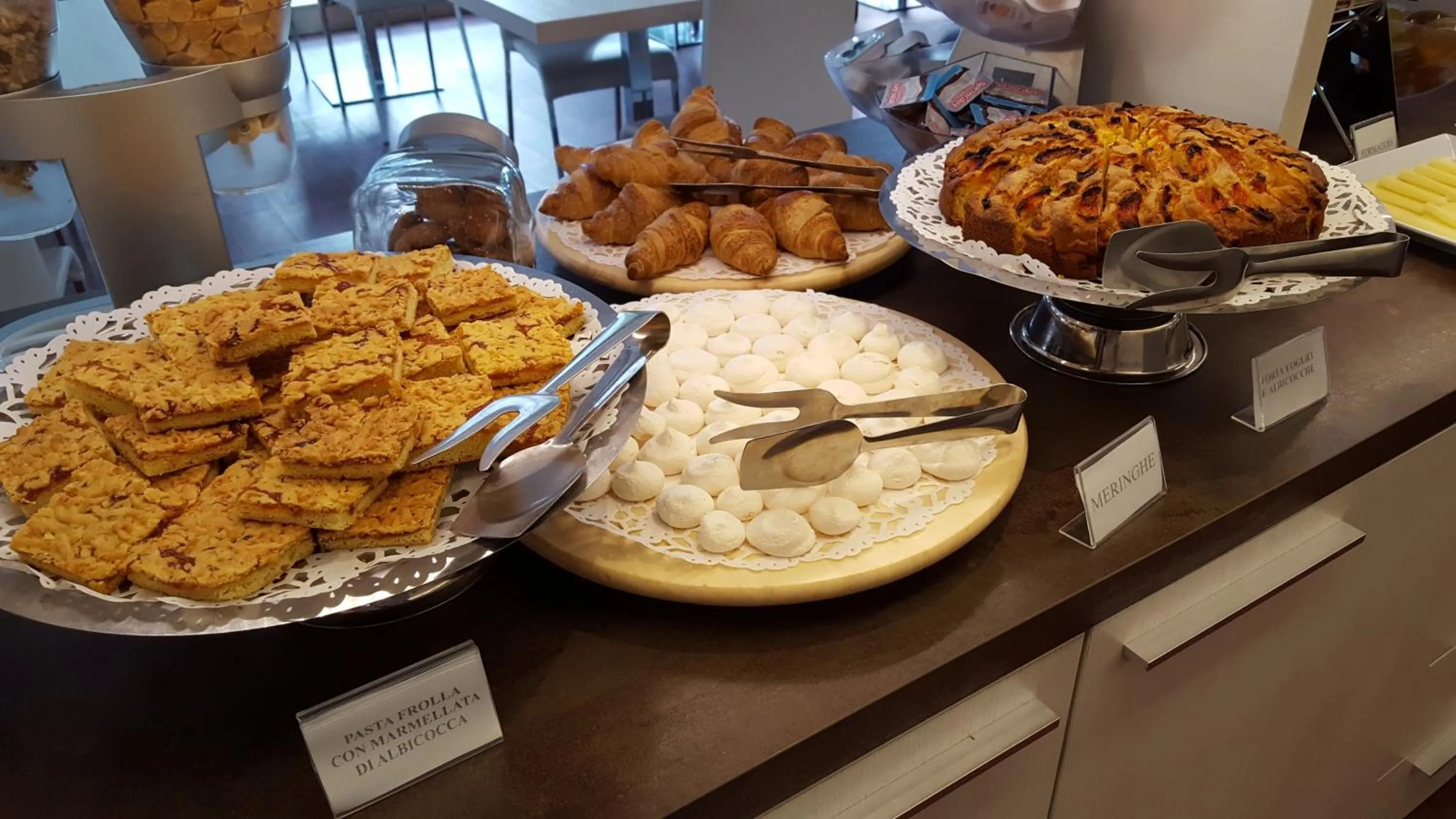 Buffet breakfast in Hotel Le Vele