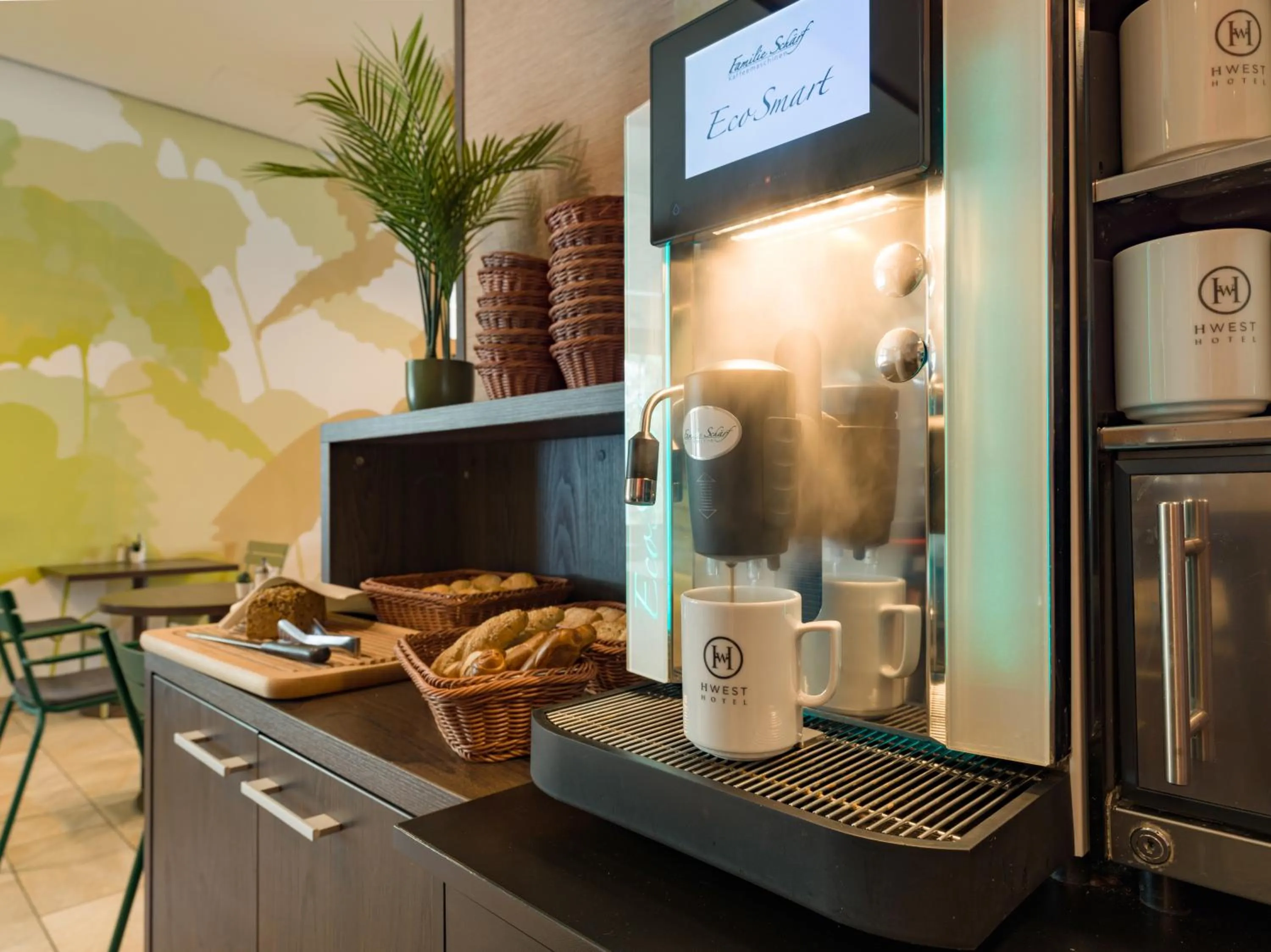 Breakfast in Hwest Hotel