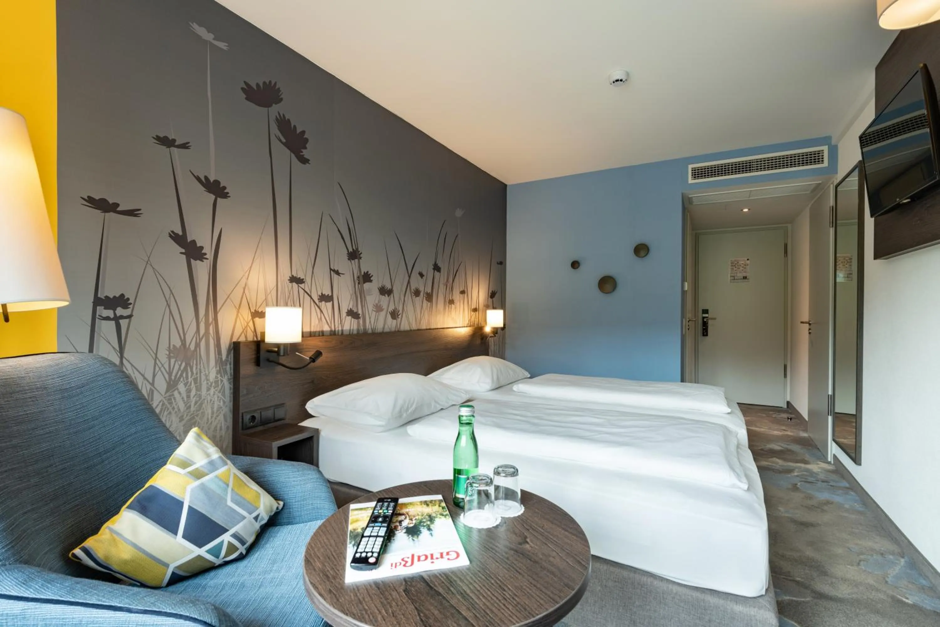 Photo of the whole room, Bed in Hwest Hotel