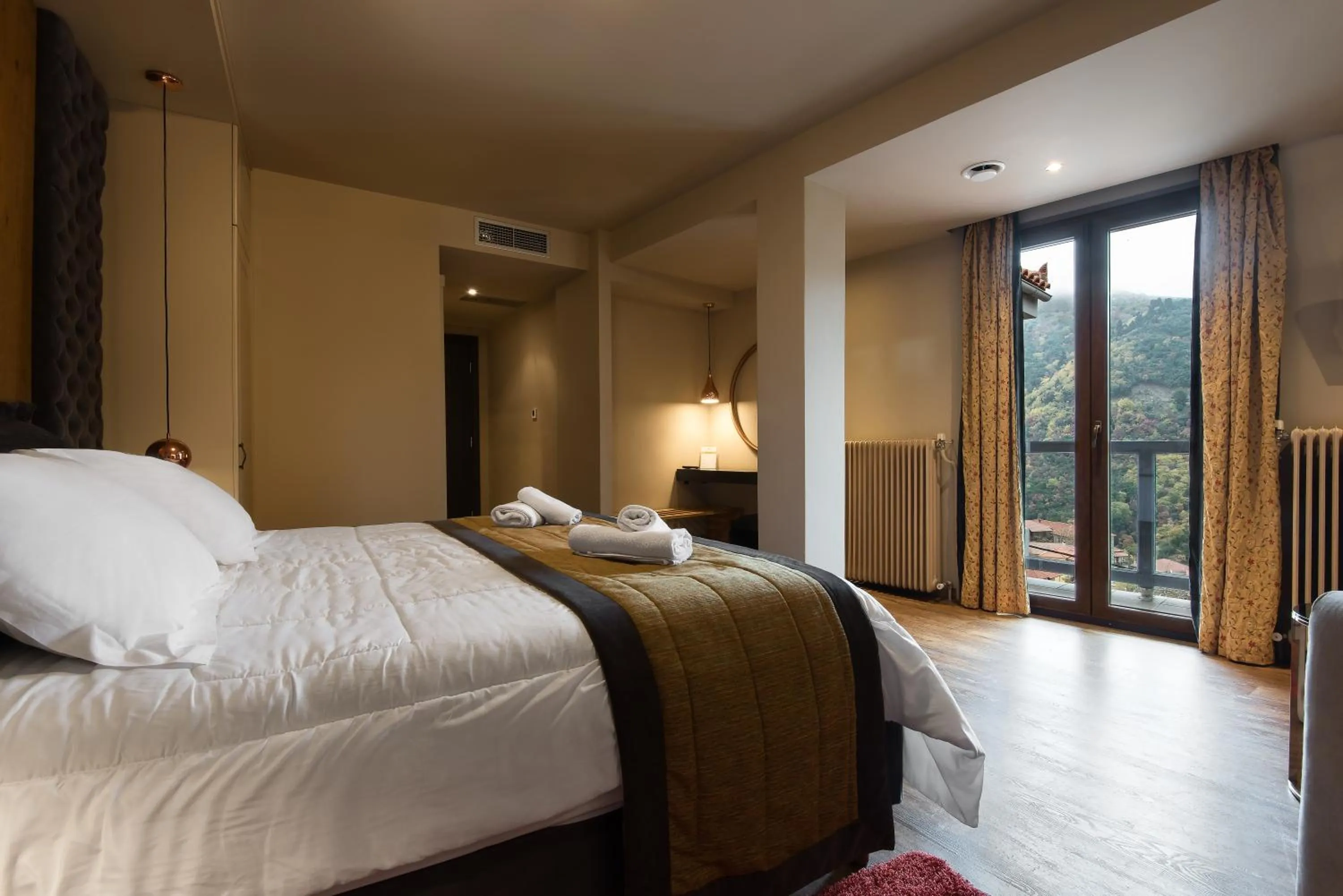 Photo of the whole room, Bed in Kentrikon Hotel