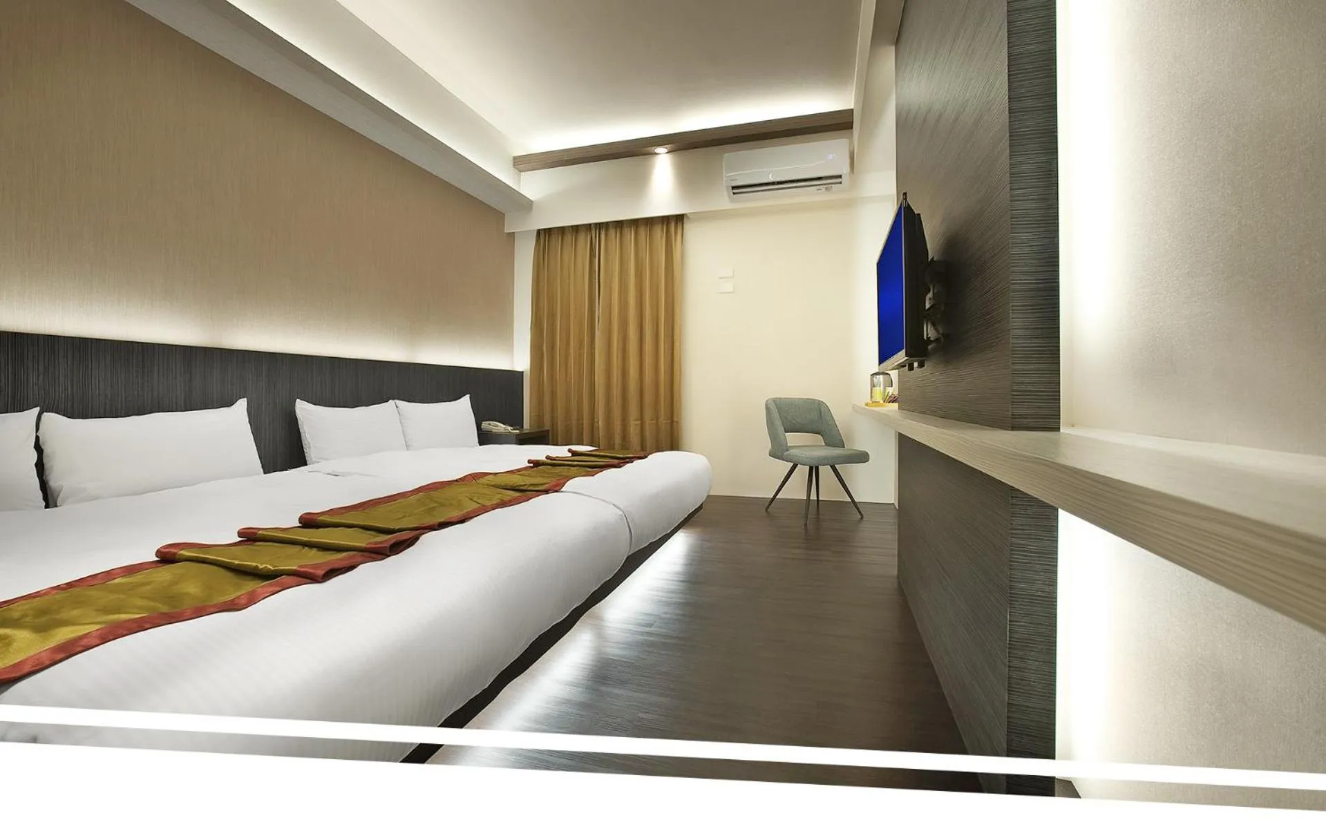 Bed in One Fukun Hotel