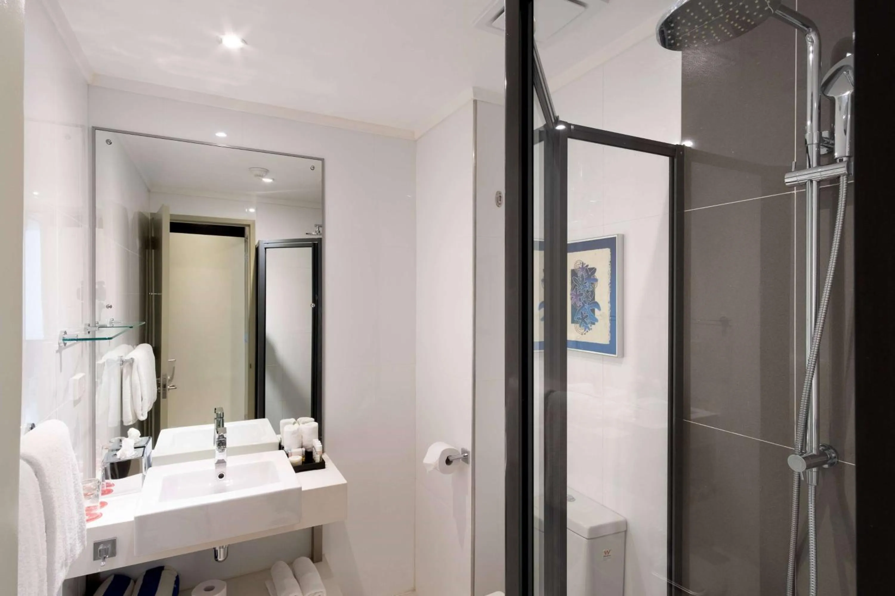 TV and multimedia in Ramada Suites by Wyndham Wailoaloa Beach Fiji