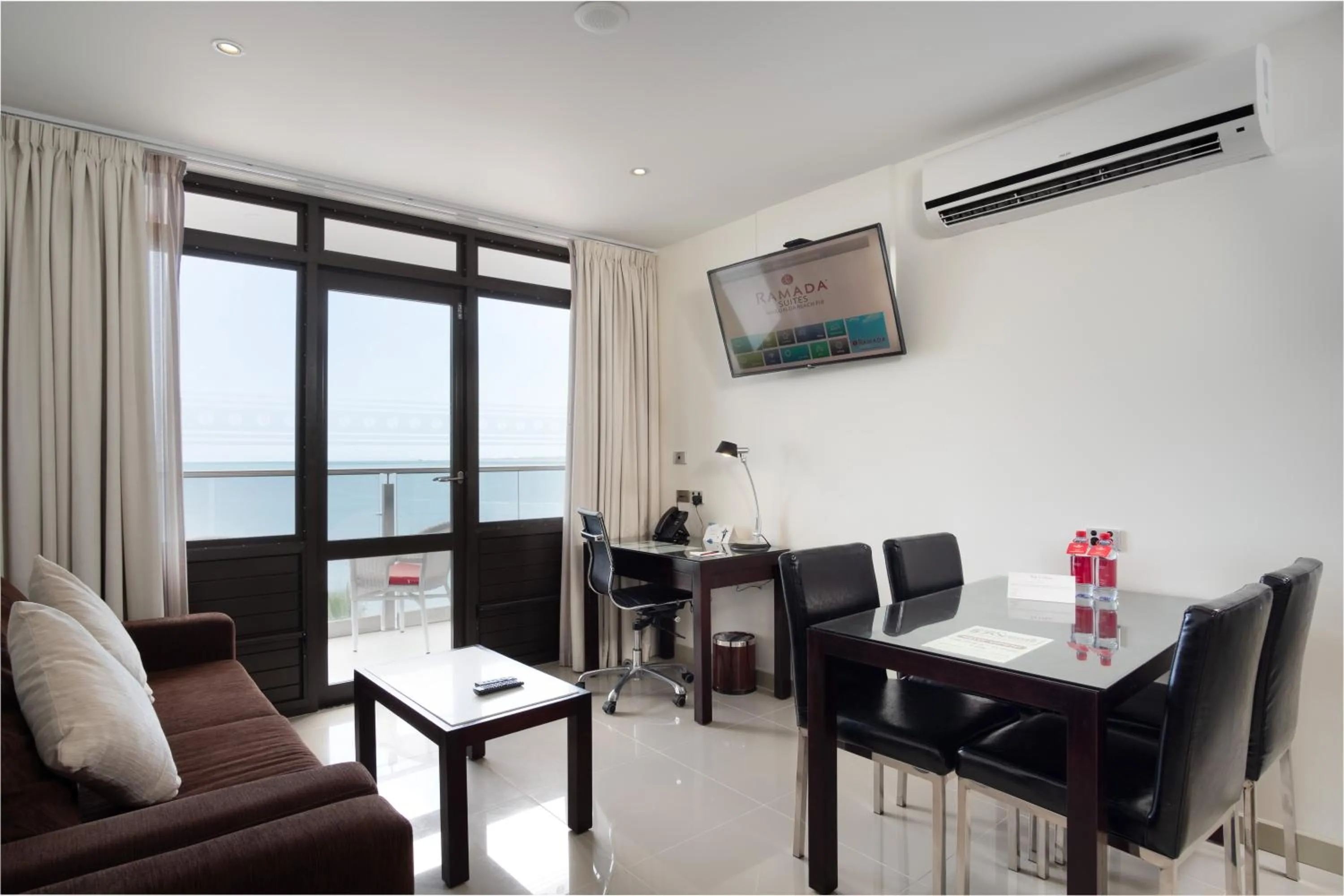 Living room in Ramada Suites by Wyndham Wailoaloa Beach Fiji