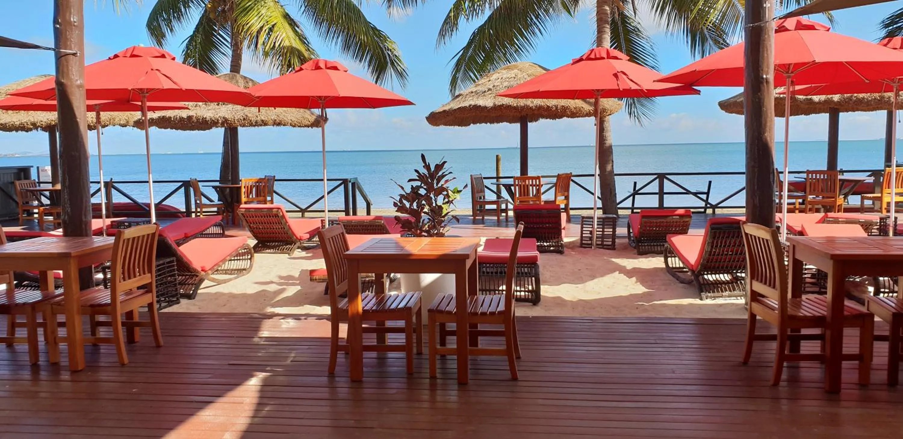 Restaurant/places to eat in Ramada Suites by Wyndham Wailoaloa Beach Fiji