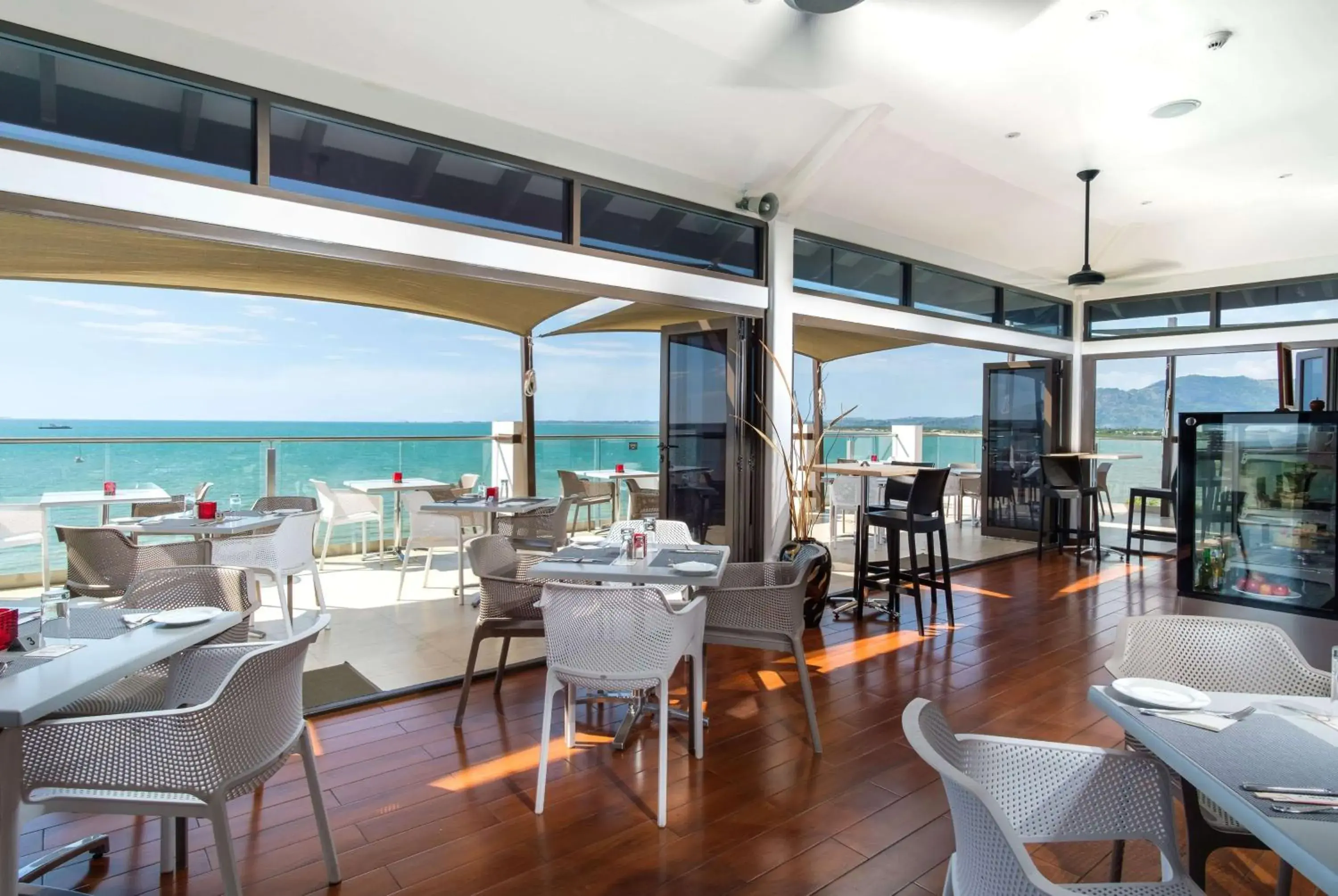 Restaurant/places to eat in Ramada Suites by Wyndham Wailoaloa Beach Fiji Restaurant/places to eat in Ramada Suites by Wyndham Wailoaloa Beach Fiji