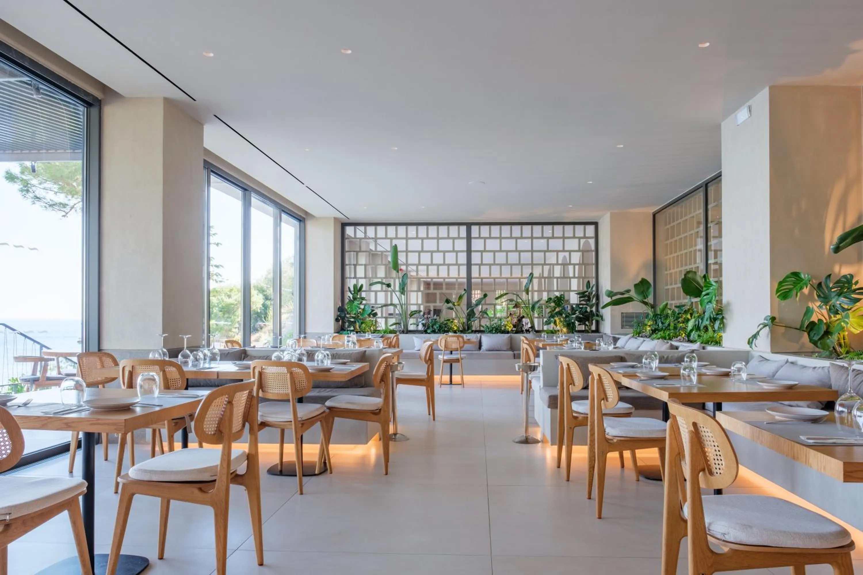 Restaurant/places to eat in Akrotiri Beach Resort Hotel - Adult Friendly