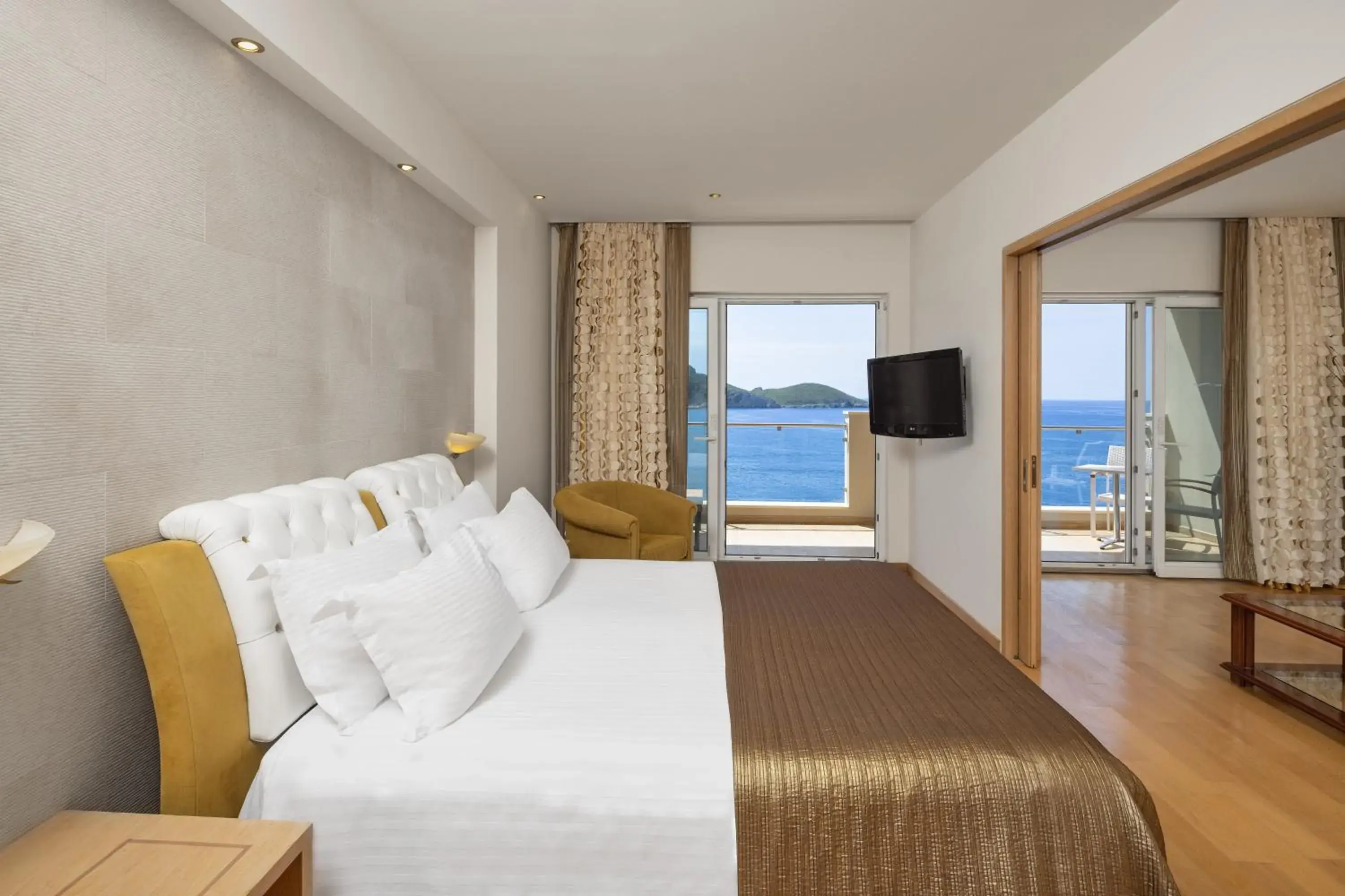 Bedroom, Bed in Akrotiri Beach Resort Hotel - Adult Friendly Bedroom, Bed in Akrotiri Beach Resort Hotel - Adult Friendly