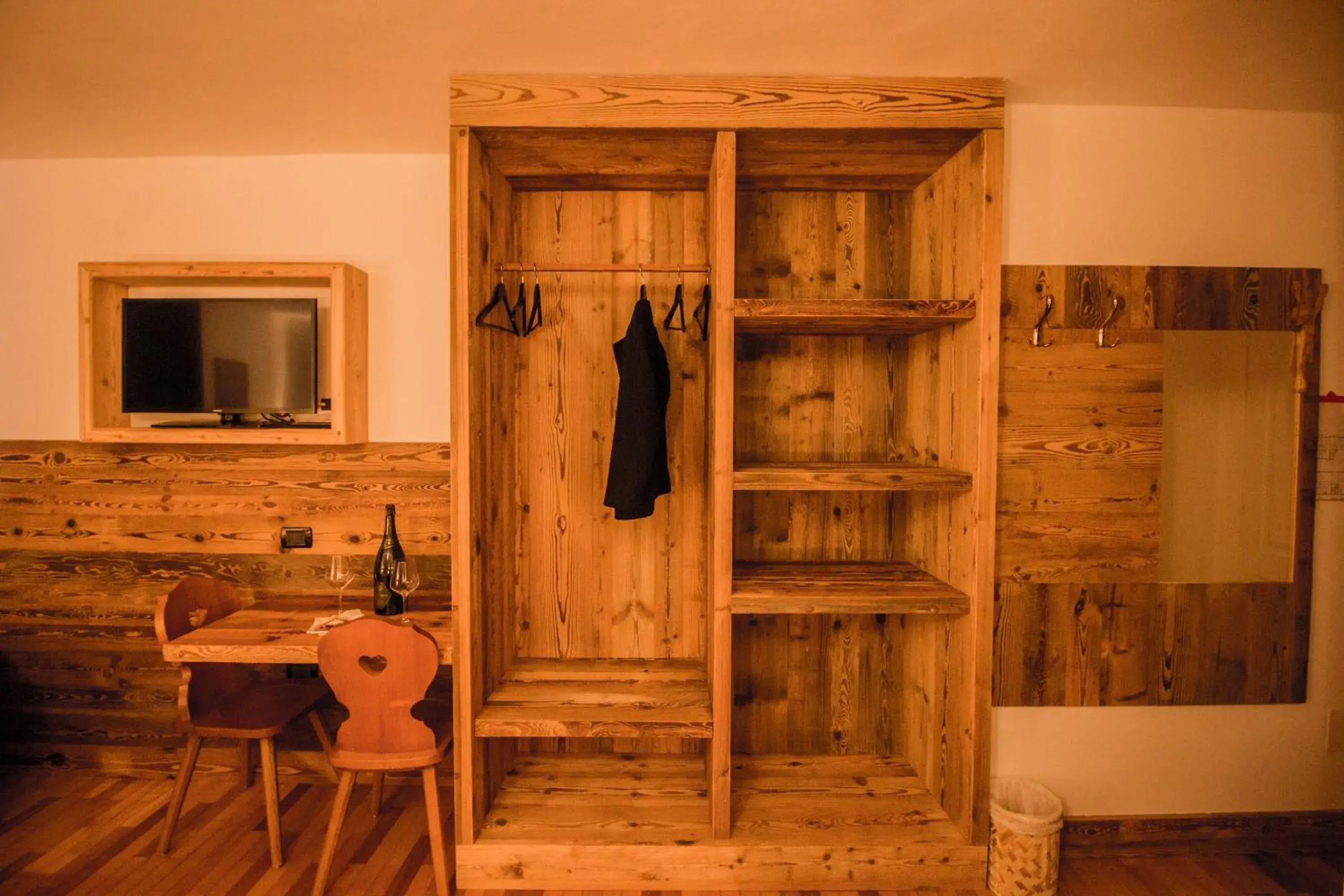 Superior Triple Room in Garni Il Muretto Superior Triple Room in Garni Il Muretto