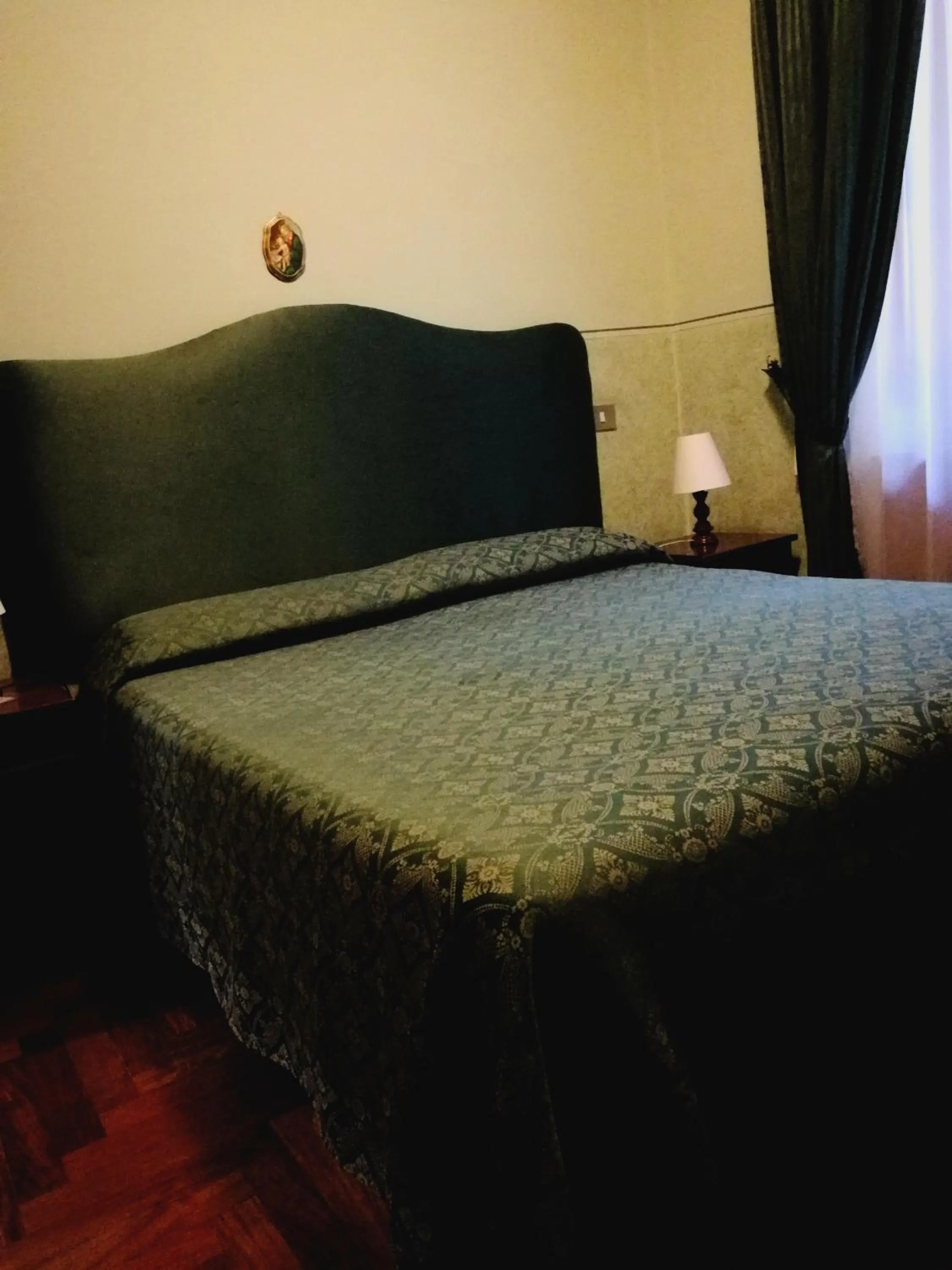 Inner courtyard view, Bed in Anne & Mary