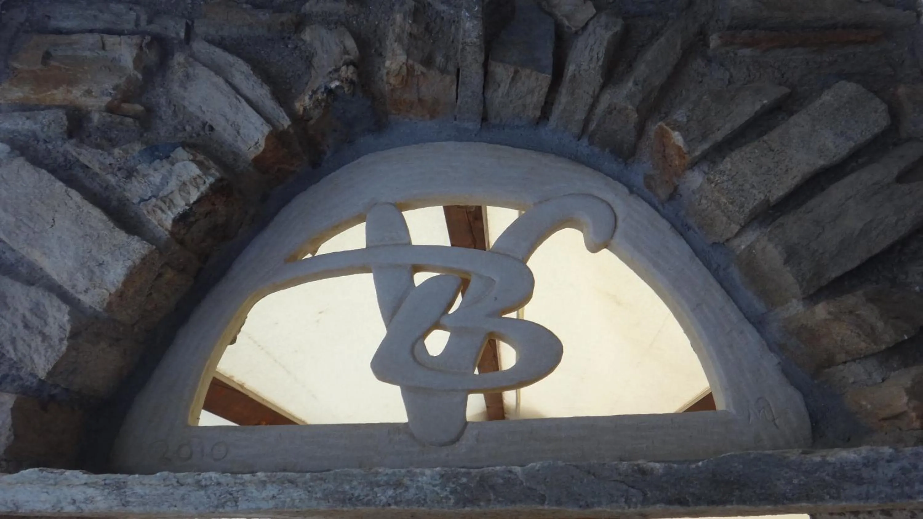 Property logo or sign in Voreades