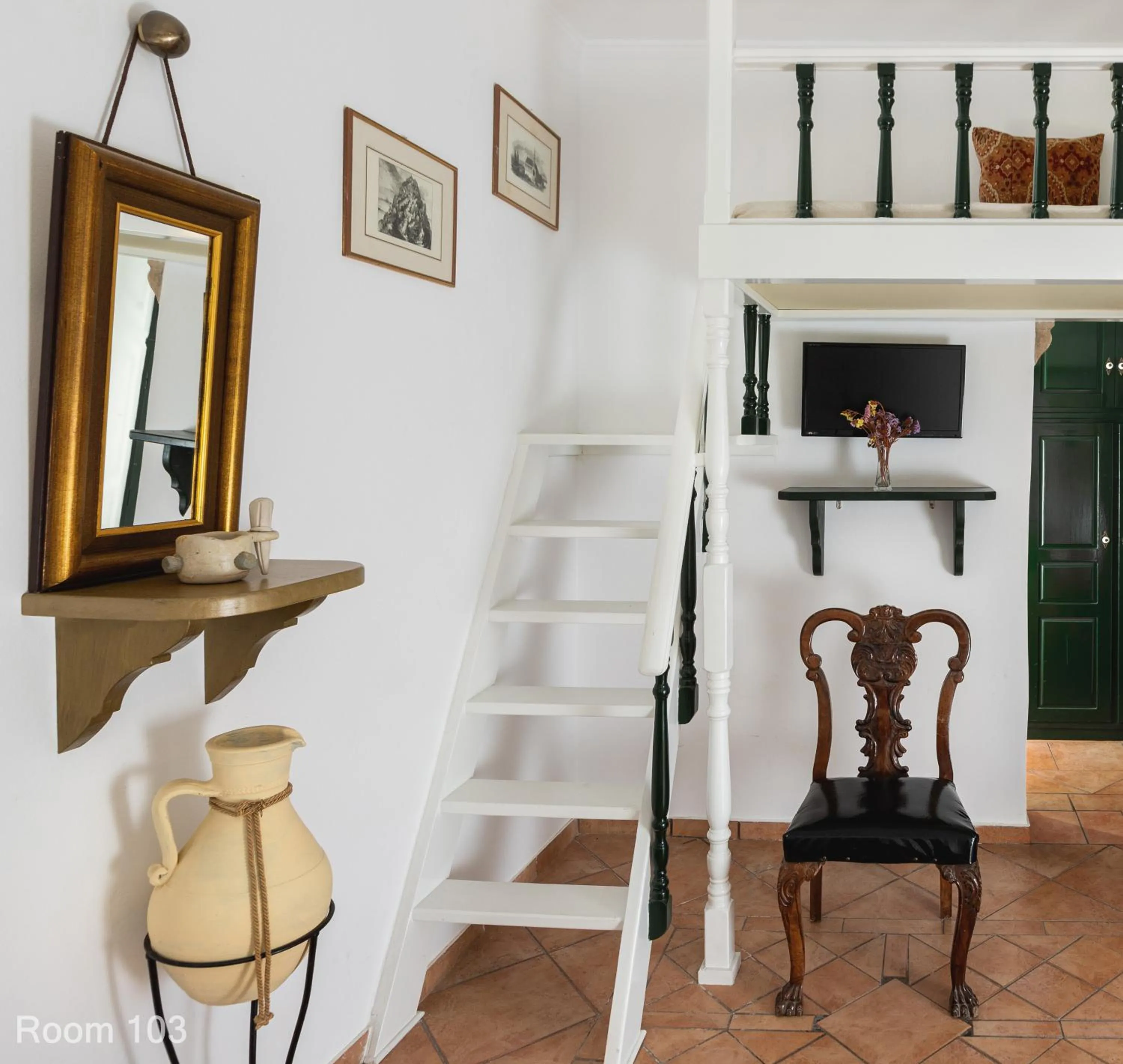 bunk bed in Voreades