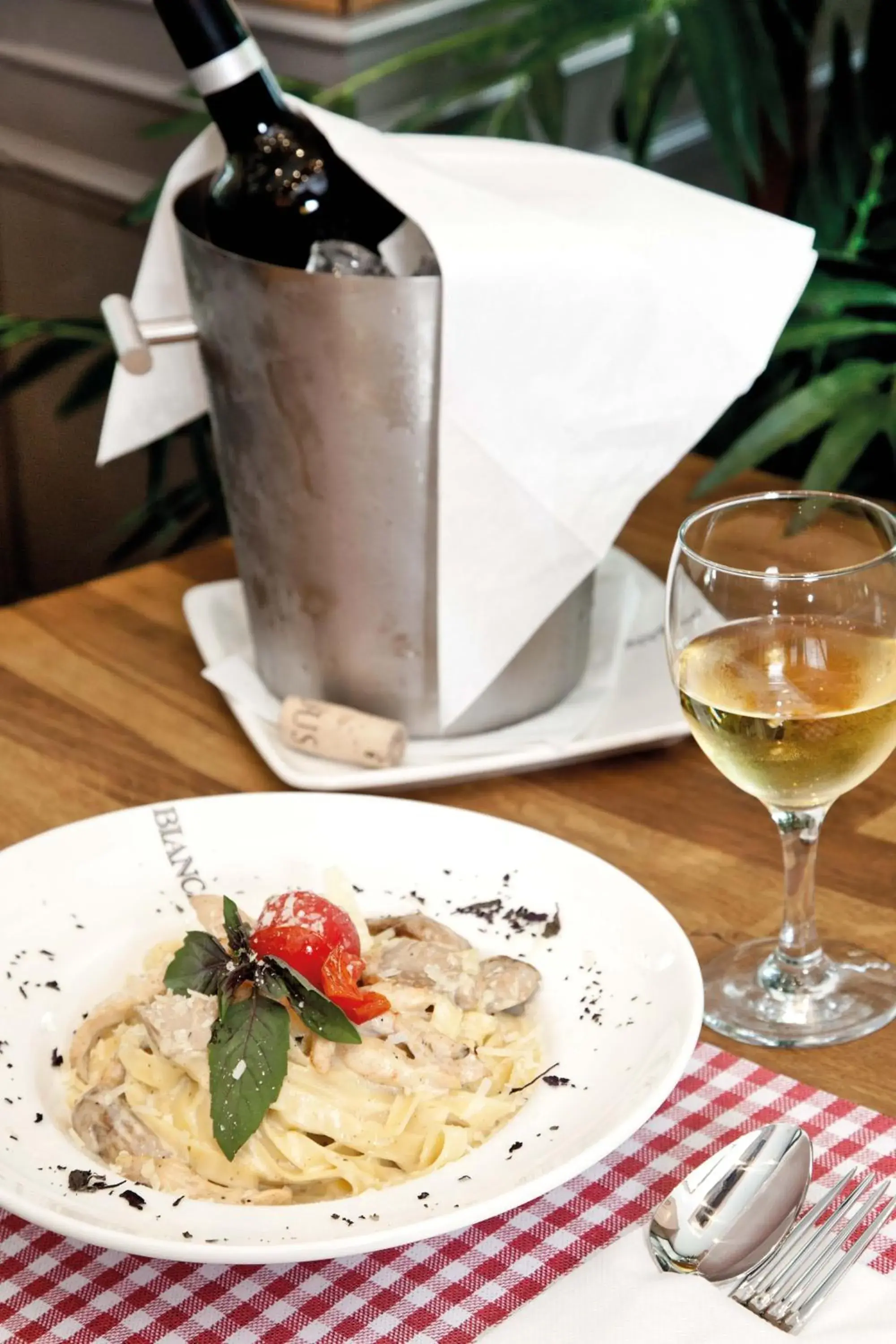 Food and drinks in Casa Bianca Hotel Food and drinks in Casa Bianca Hotel