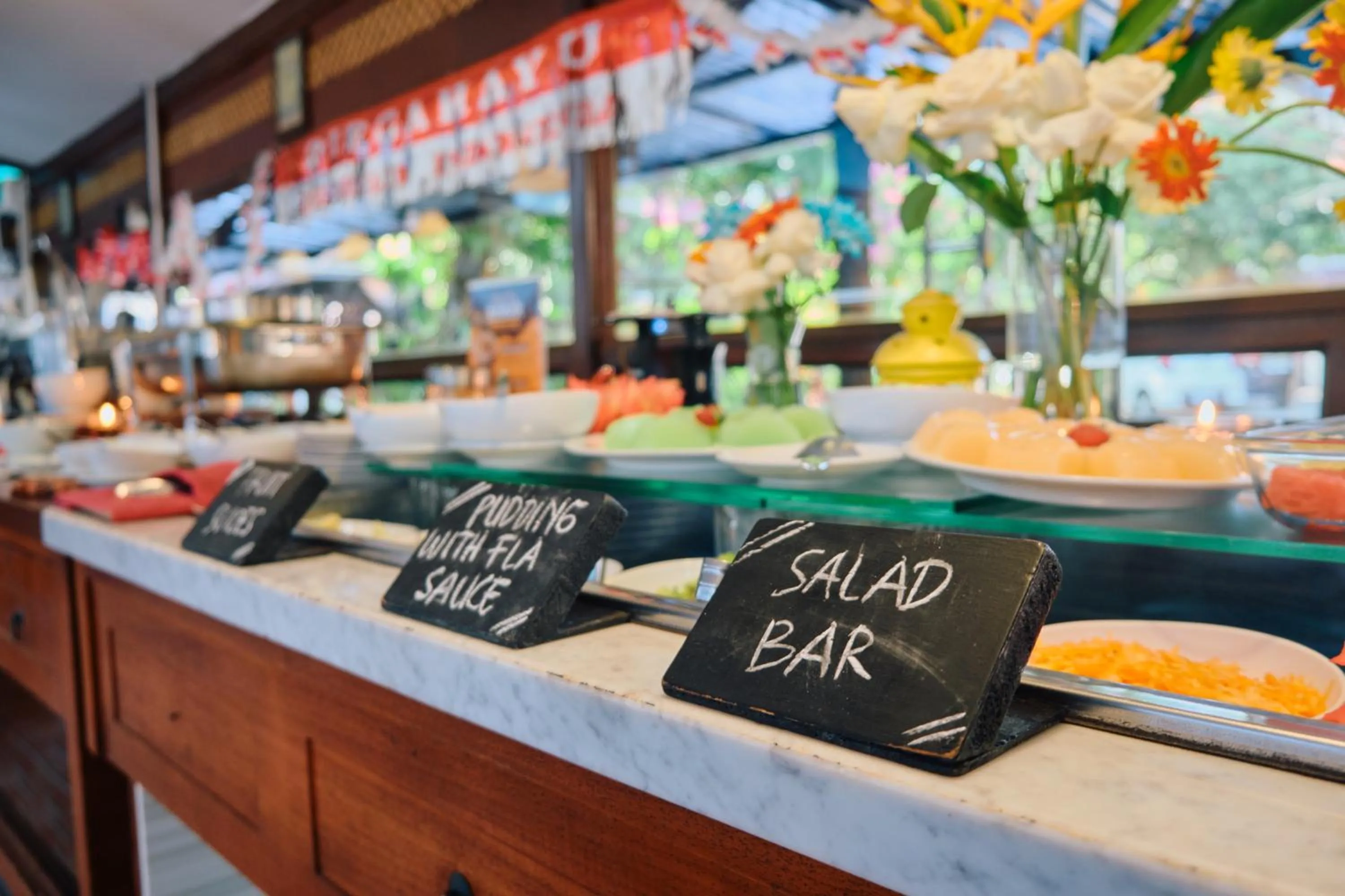 Restaurant/places to eat in Paku Mas Hotel