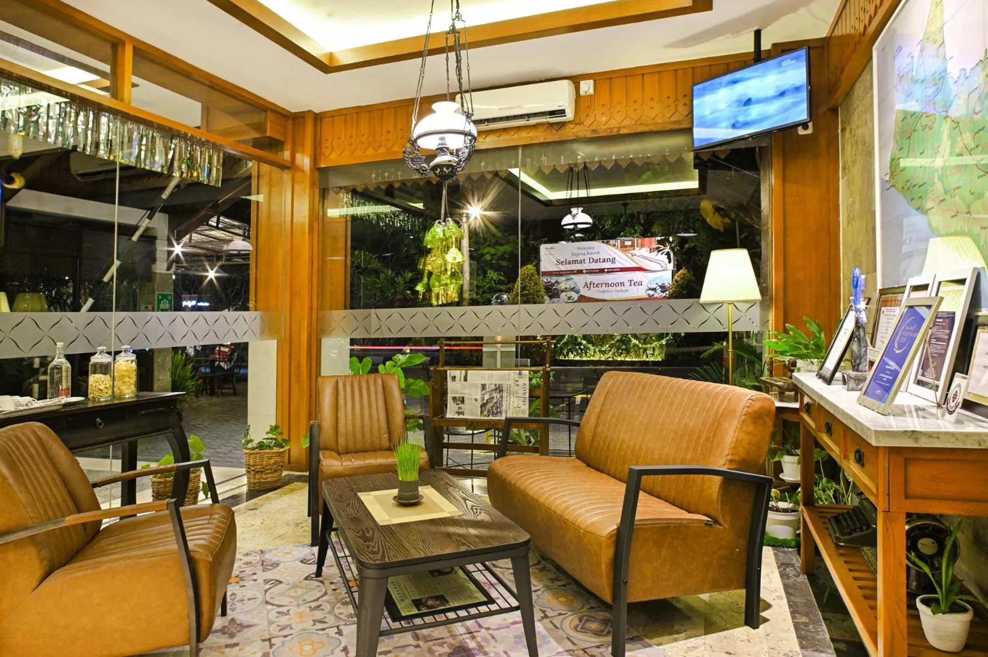 Lobby or reception in Paku Mas Hotel