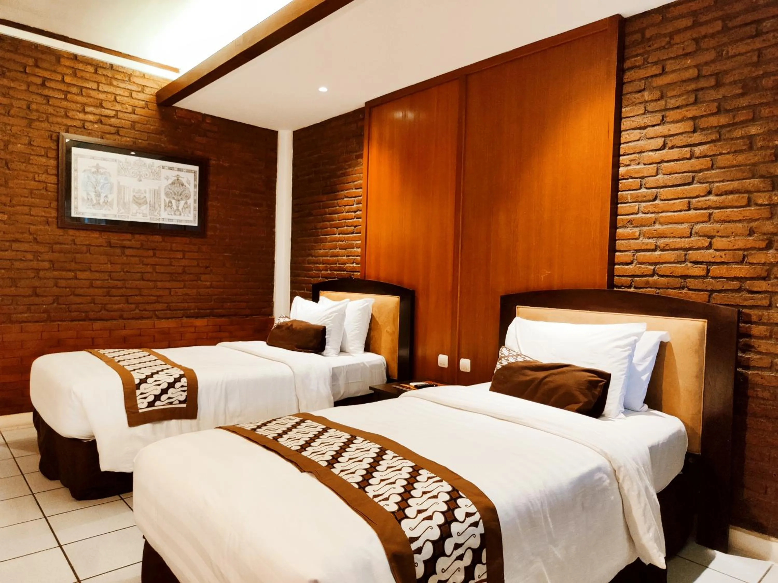 Bed in Paku Mas Hotel