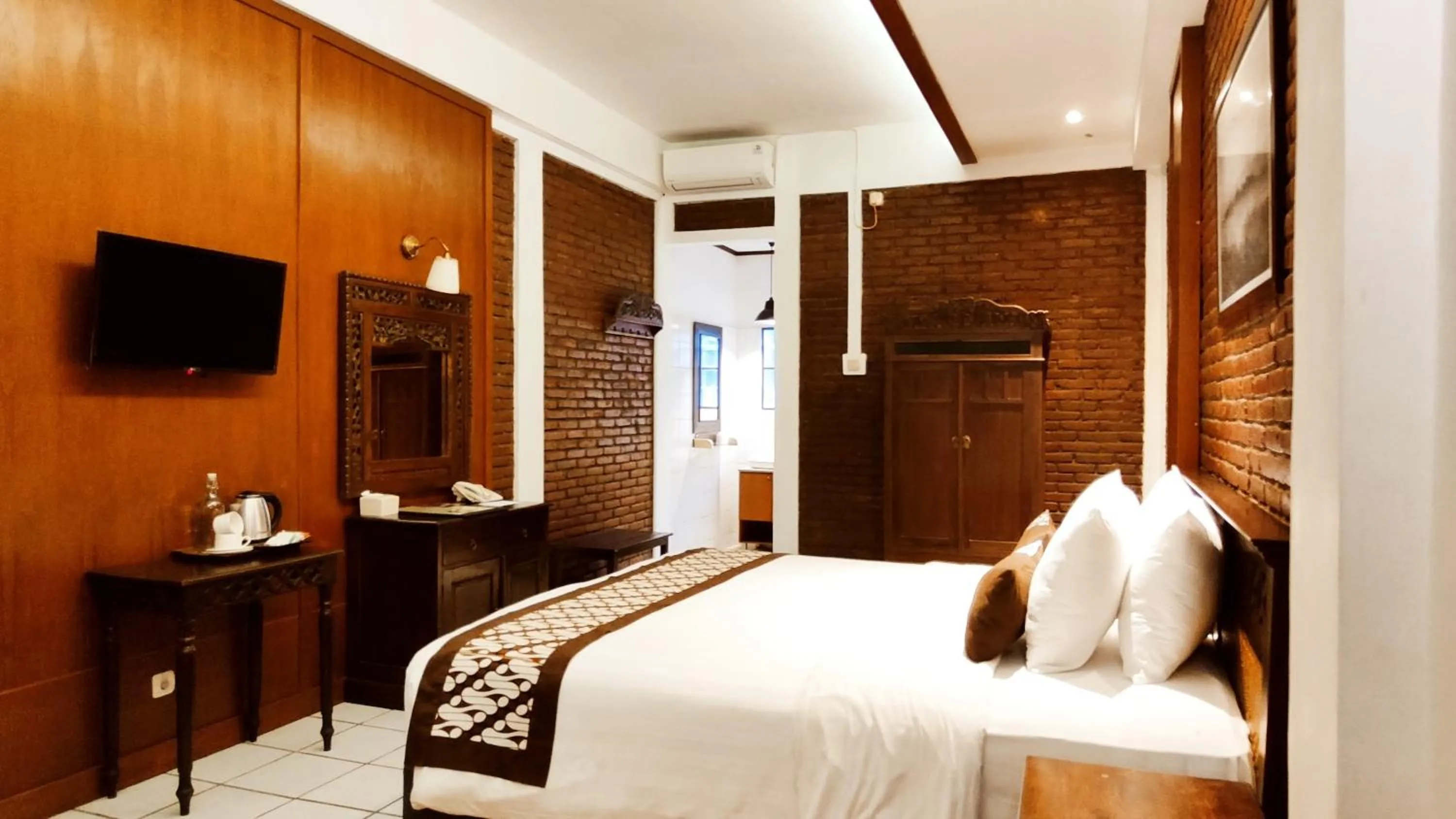 Bedroom, Bed in Paku Mas Hotel