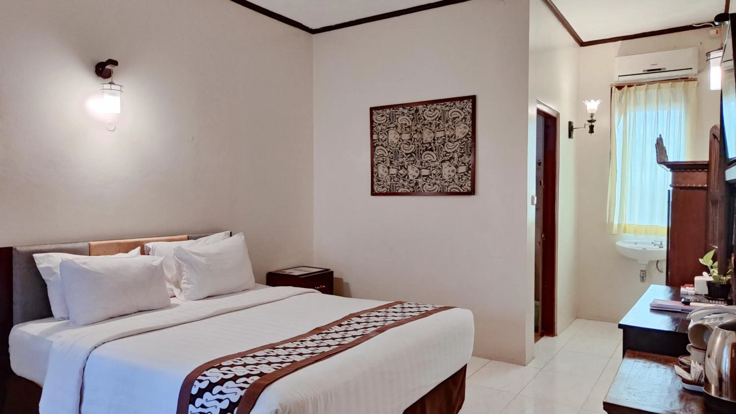 Bedroom, Bed in Paku Mas Hotel