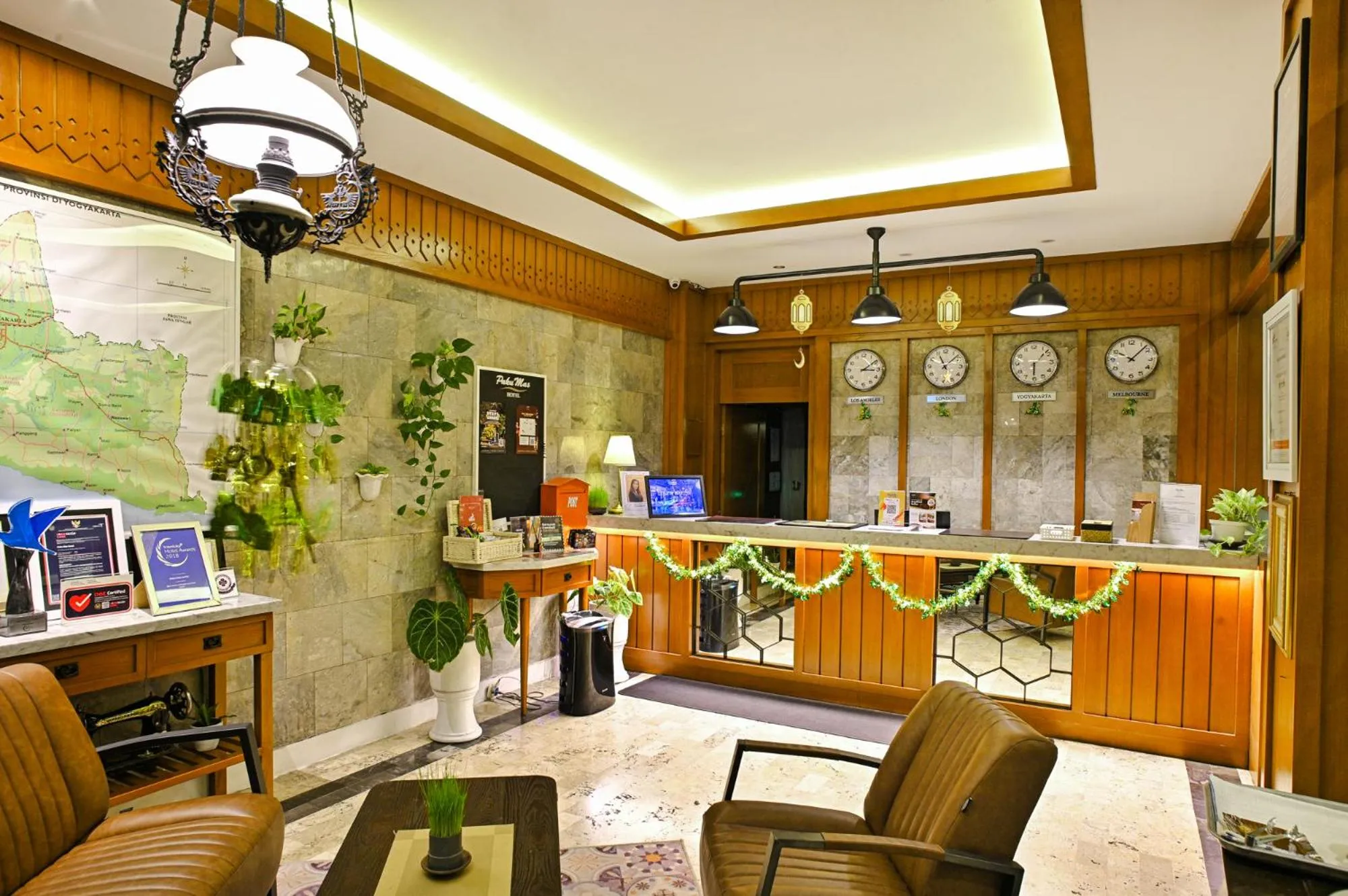 Lobby or reception in Paku Mas Hotel
