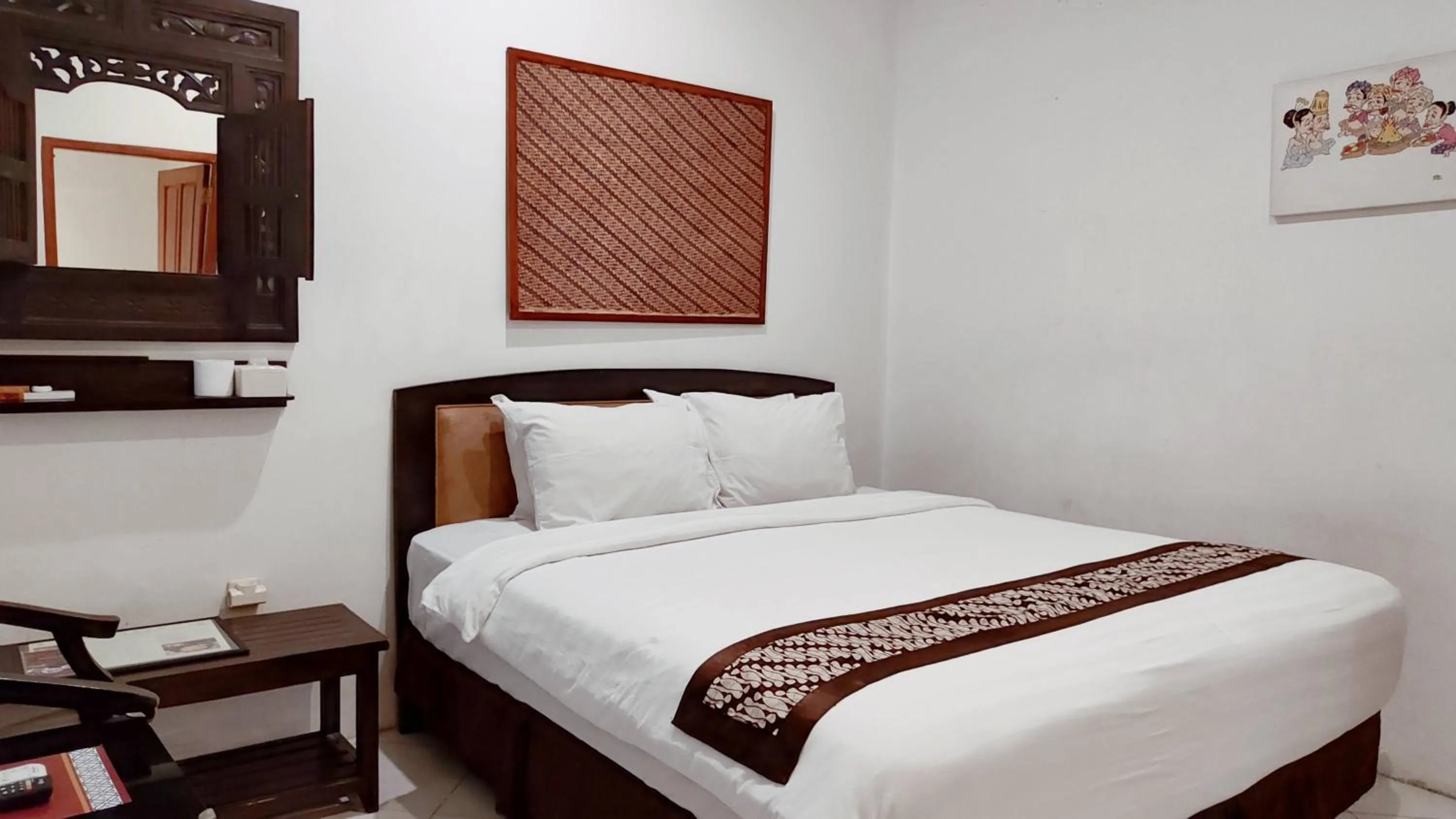 Bedroom, Bed in Paku Mas Hotel