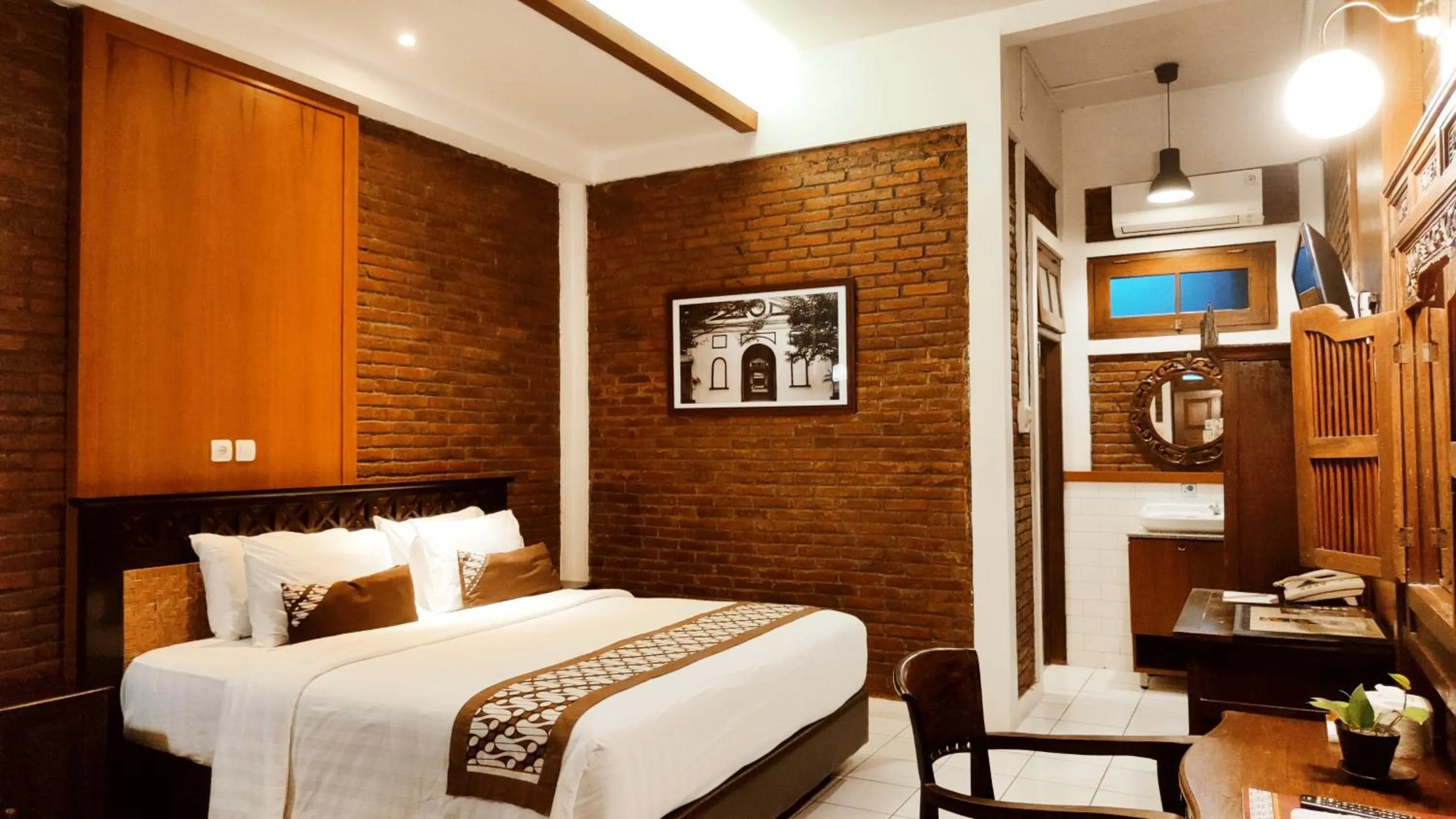 Bedroom, Bed in Paku Mas Hotel